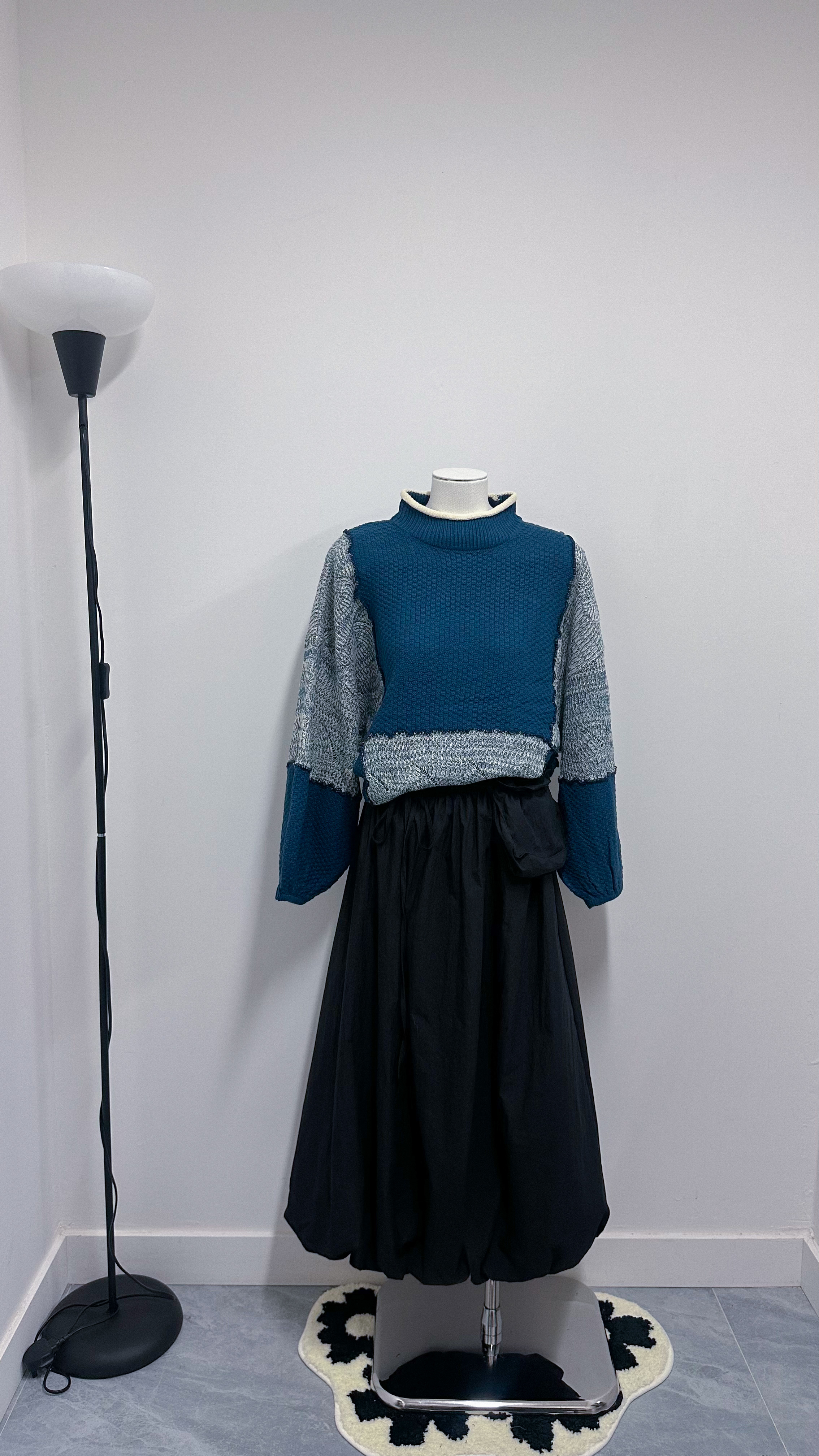 藍色拼接蝙蝠袖高領冷衫