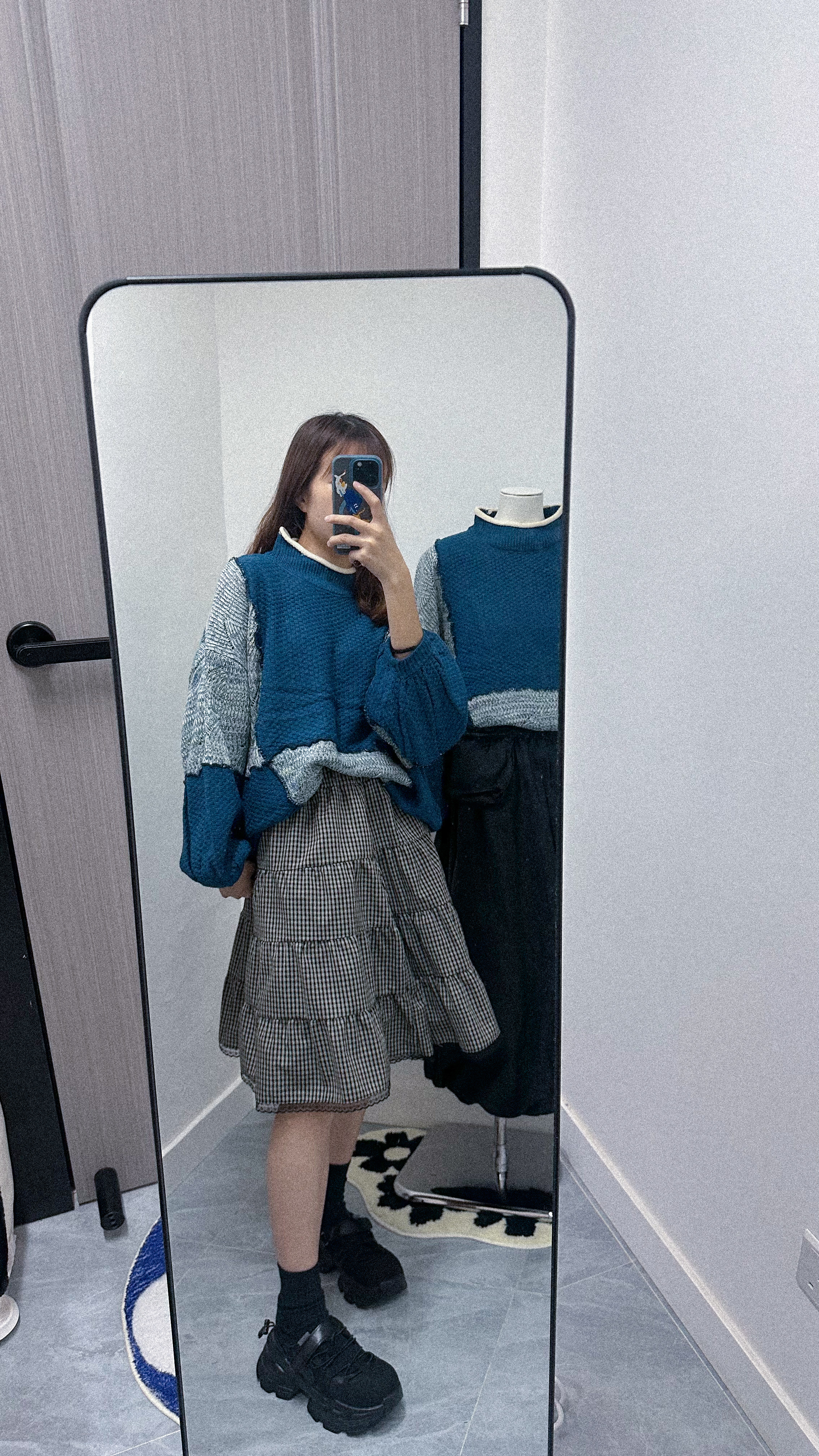 藍色拼接蝙蝠袖高領冷衫