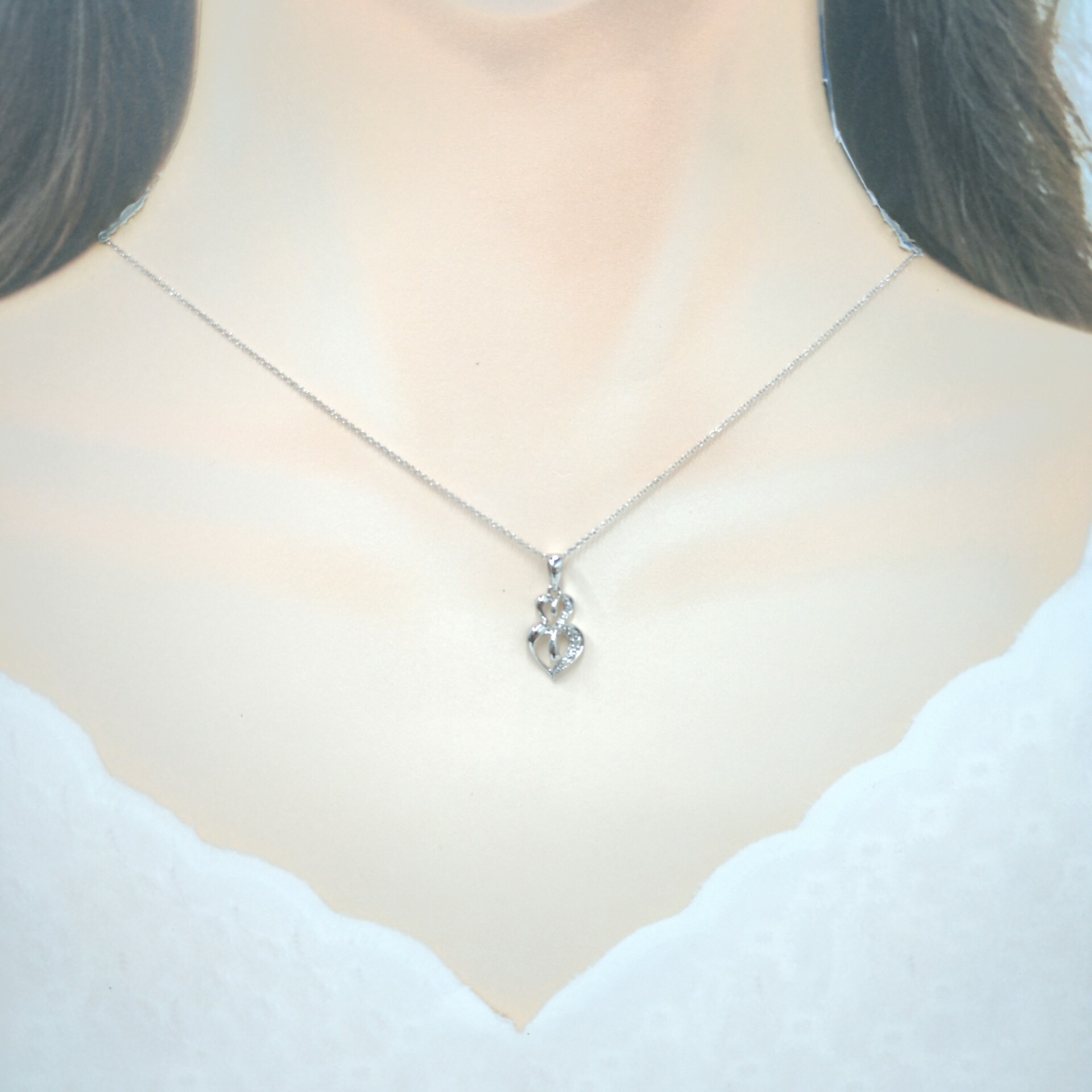 18K White Gold 0.015ct Diamond Pendant