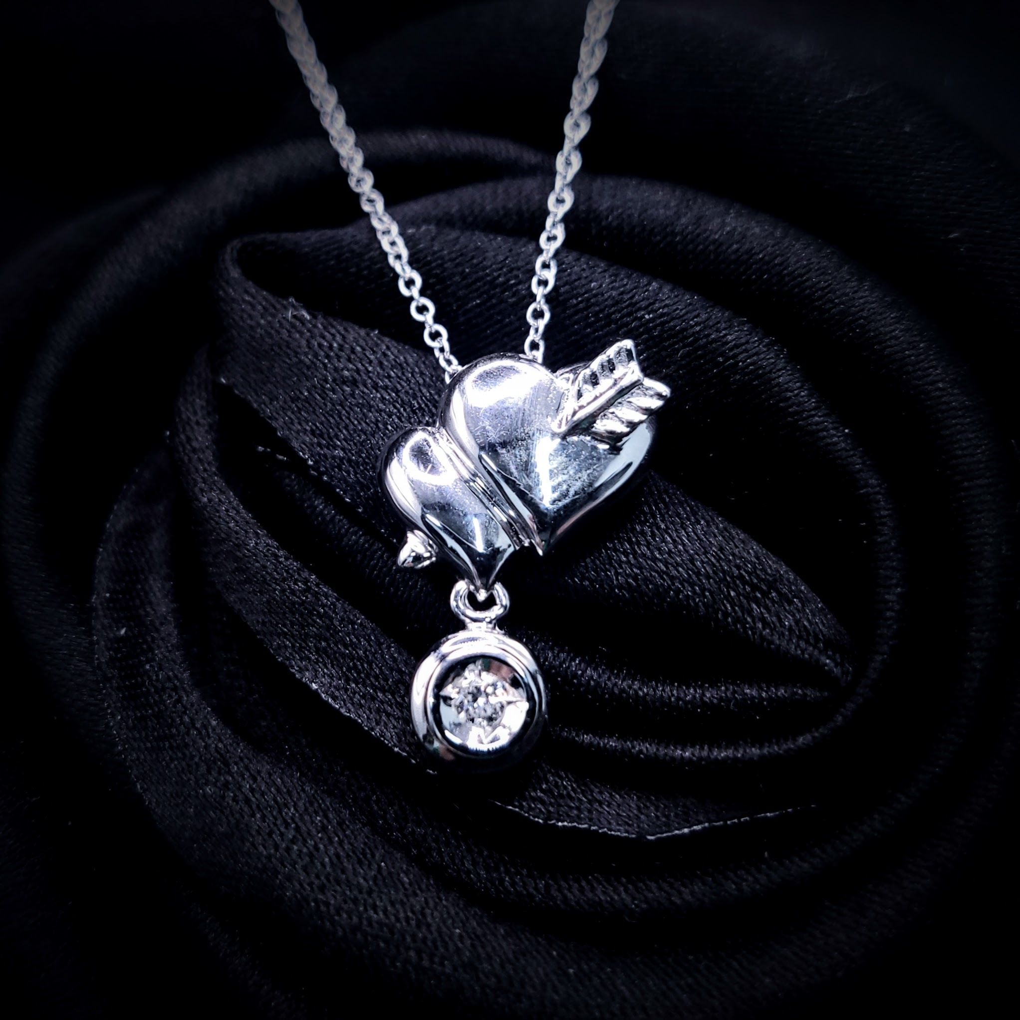 18K White Gold 0.04ct Diamond Pendant