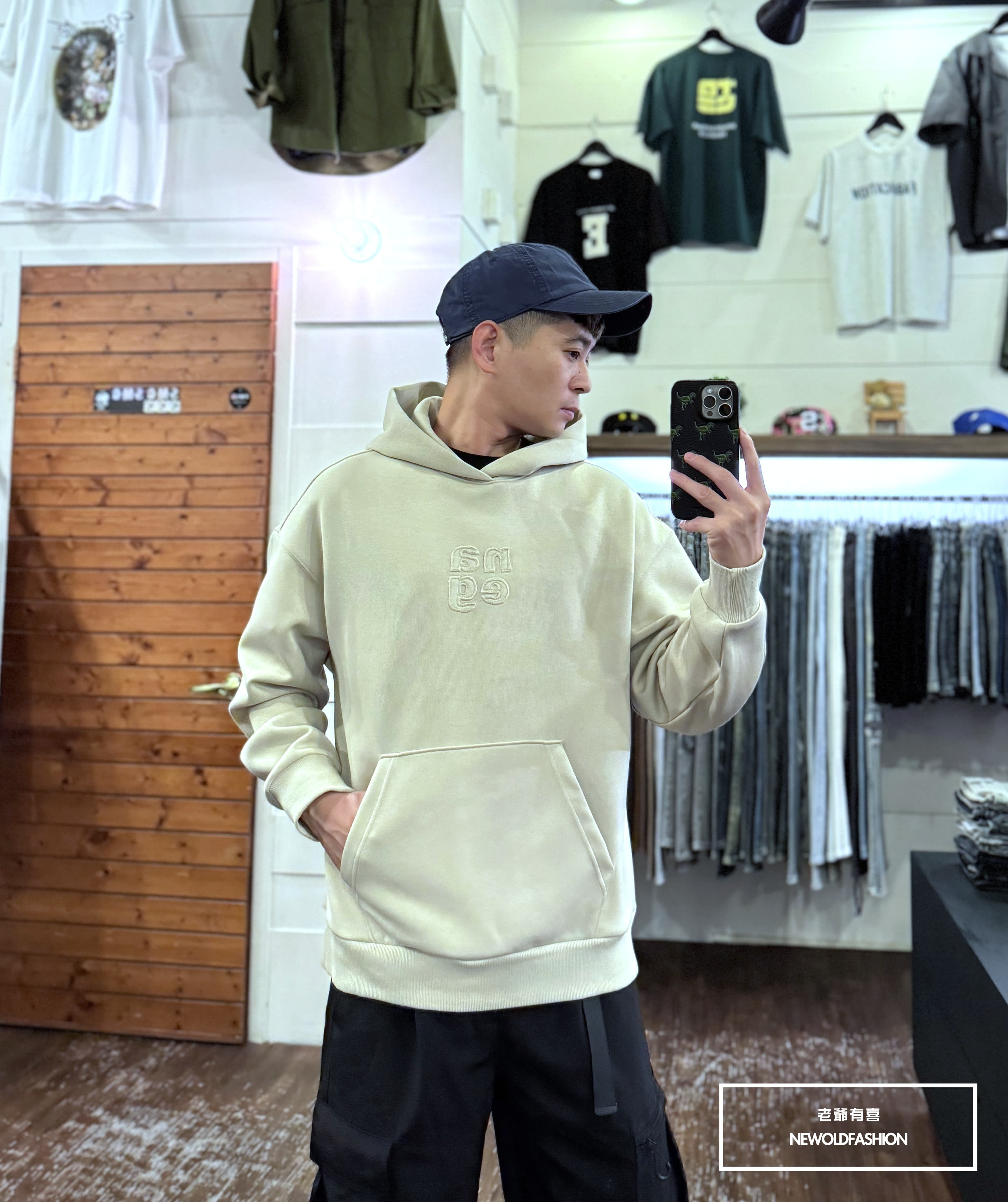 『新品上市』重磅NAEG拼布車線帽T-卡其(NOF24091109)