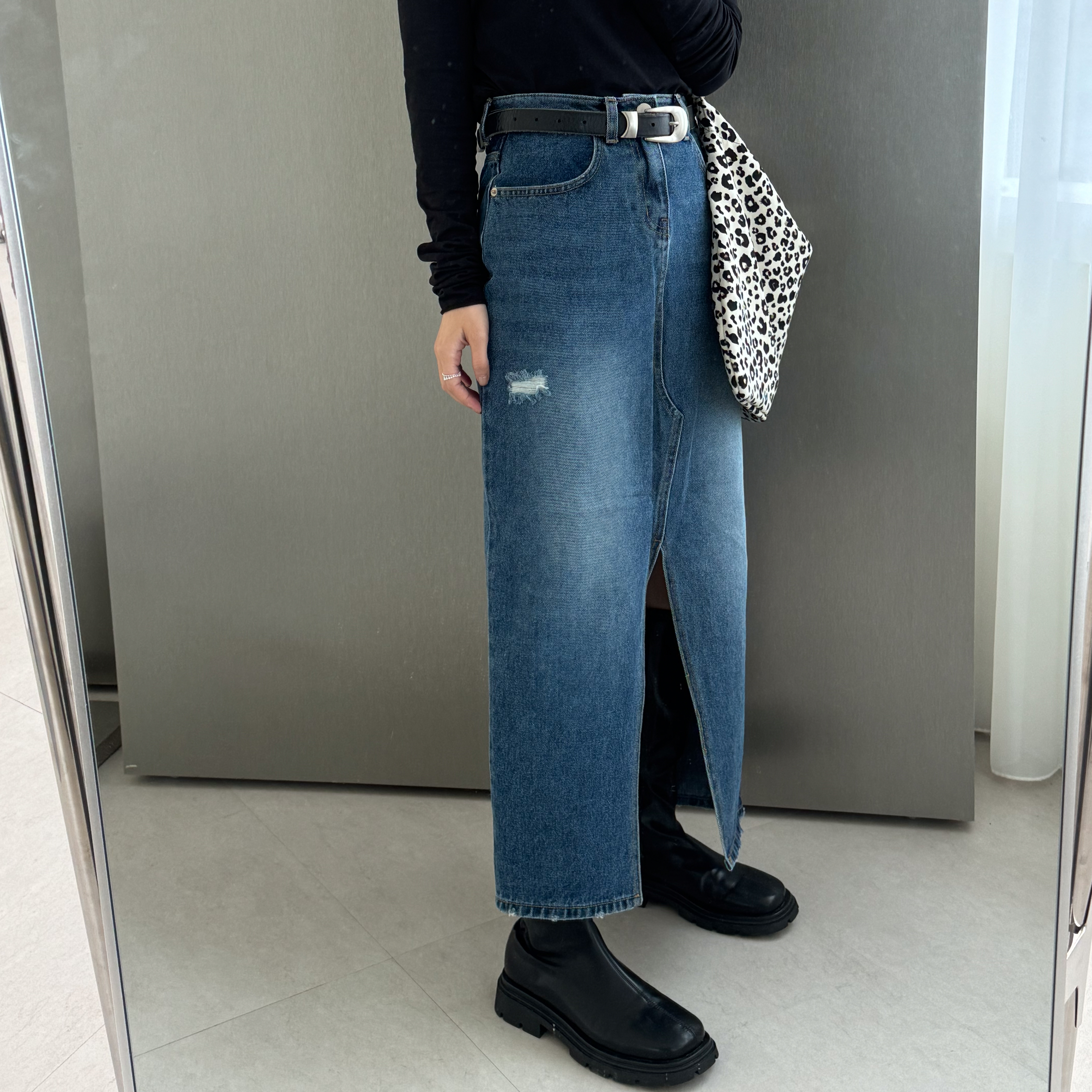 O21倒V前開衩牛仔裙(版型偏小/S)