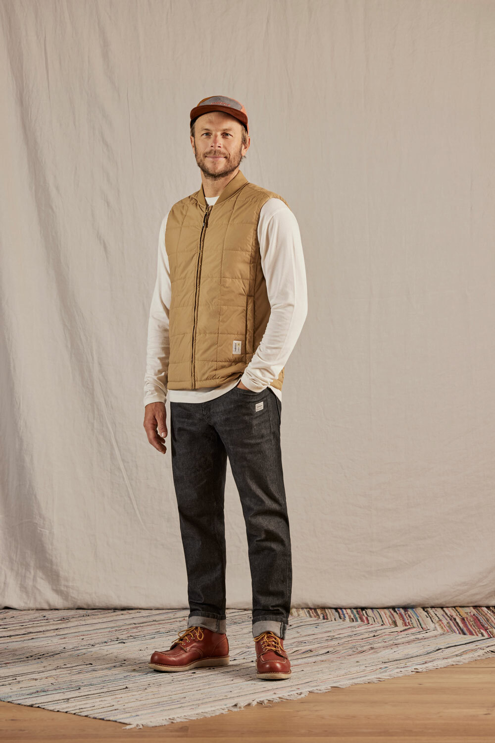 【MALOJA】男PRIMALOFT防風保暖背心 / 24MA38261-[經典黑、卡其棕]