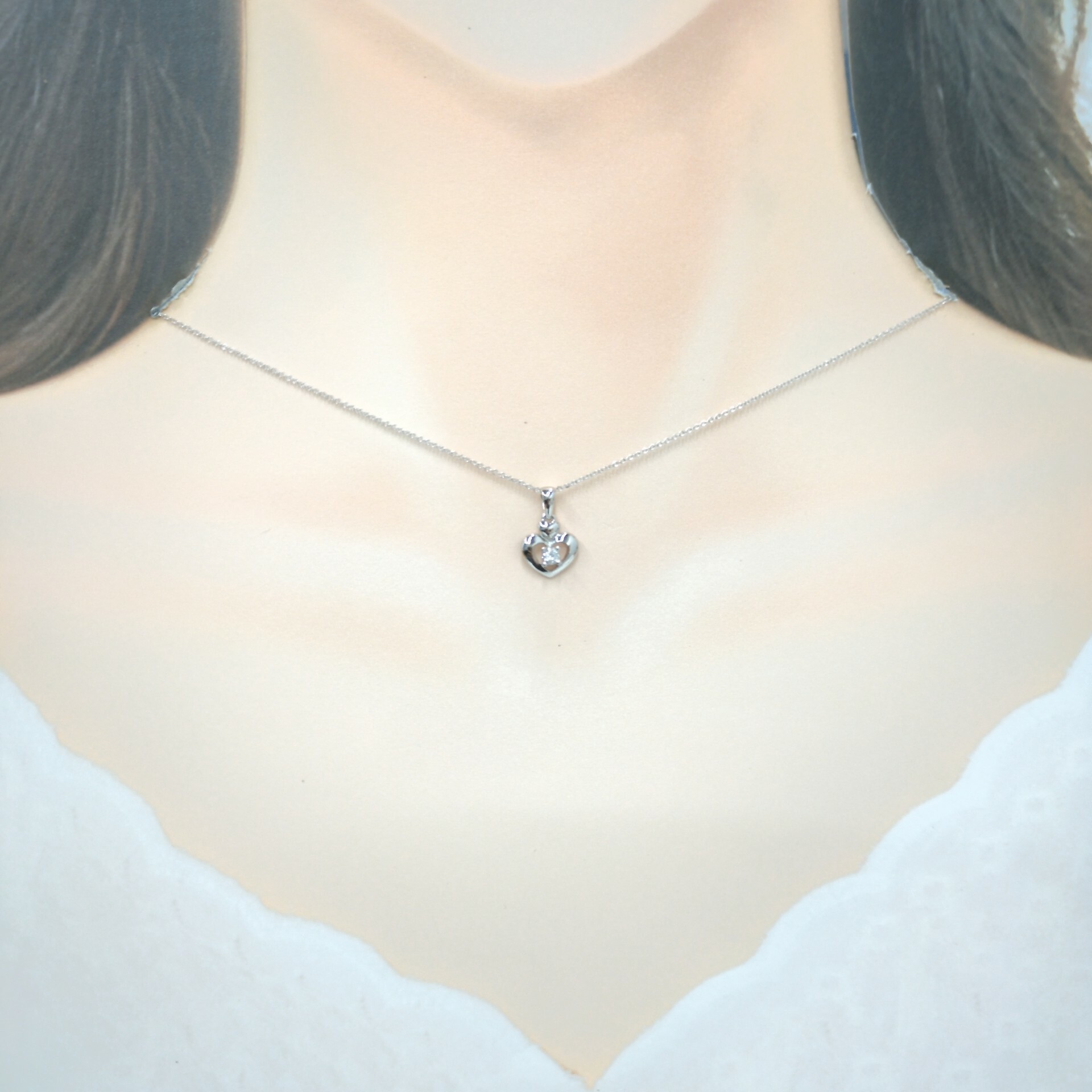 18K White Gold 0.10ct Diamond Pendant