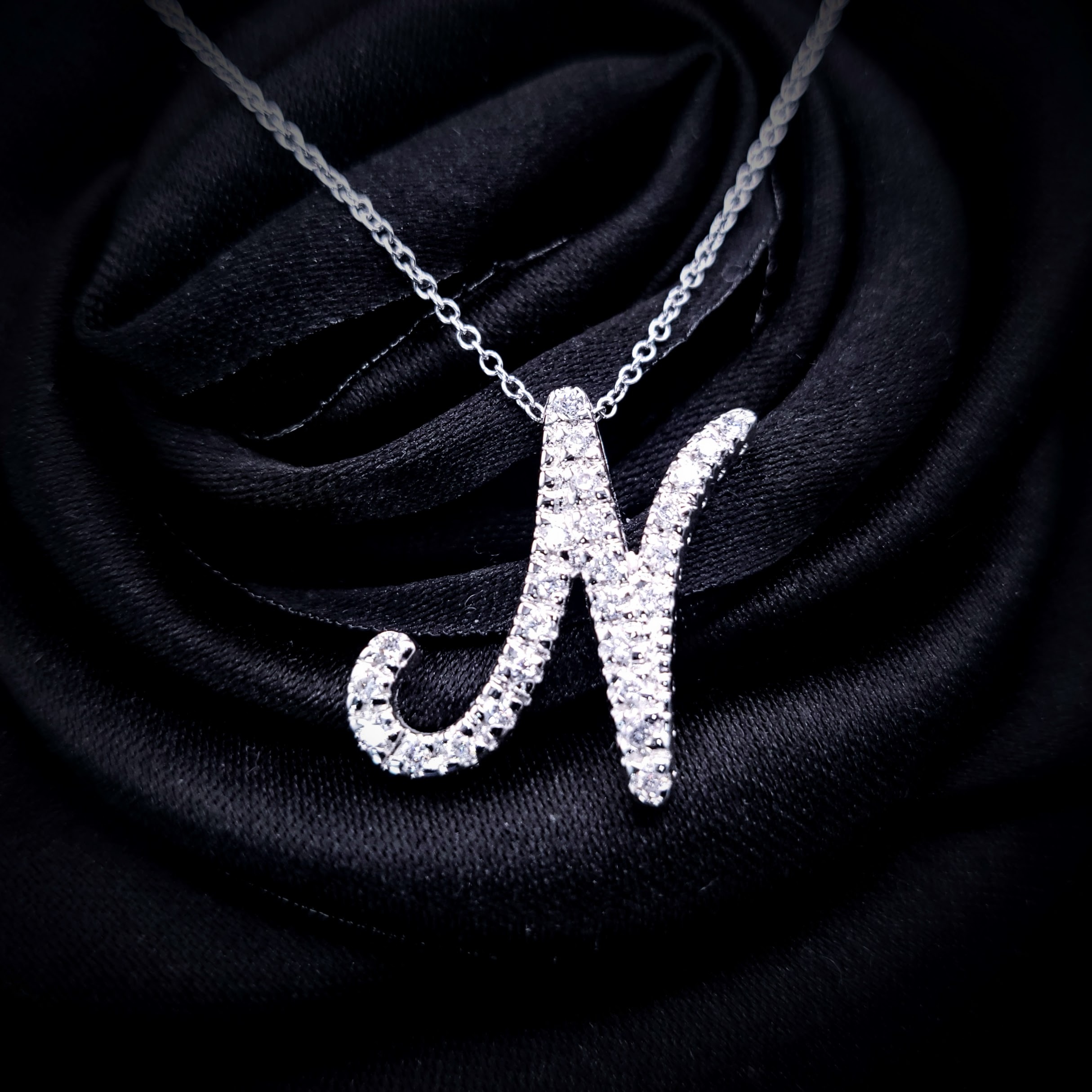 全新18K白金18份鑽石吊墜