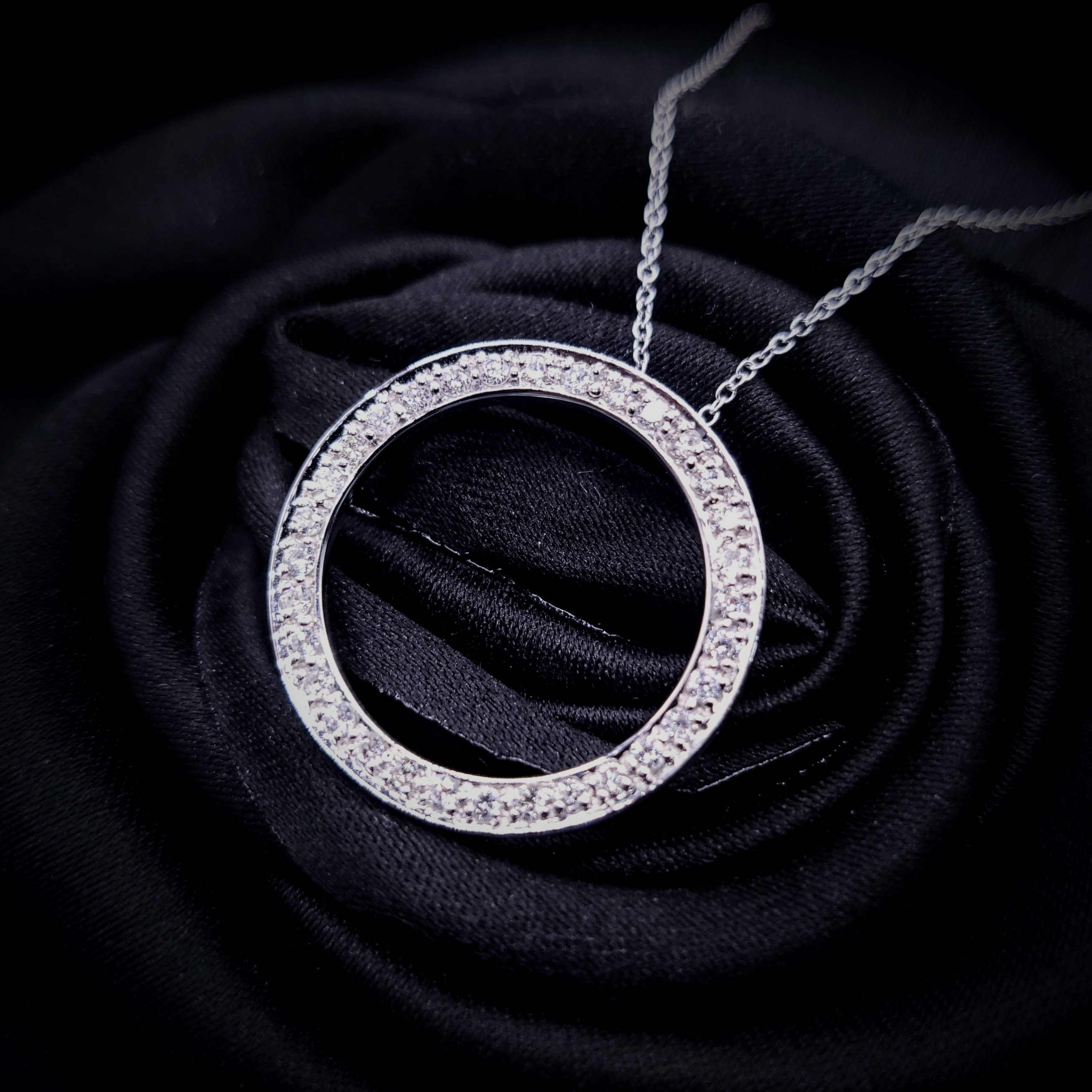 18K White Gold 0.39ct Diamond Pendant