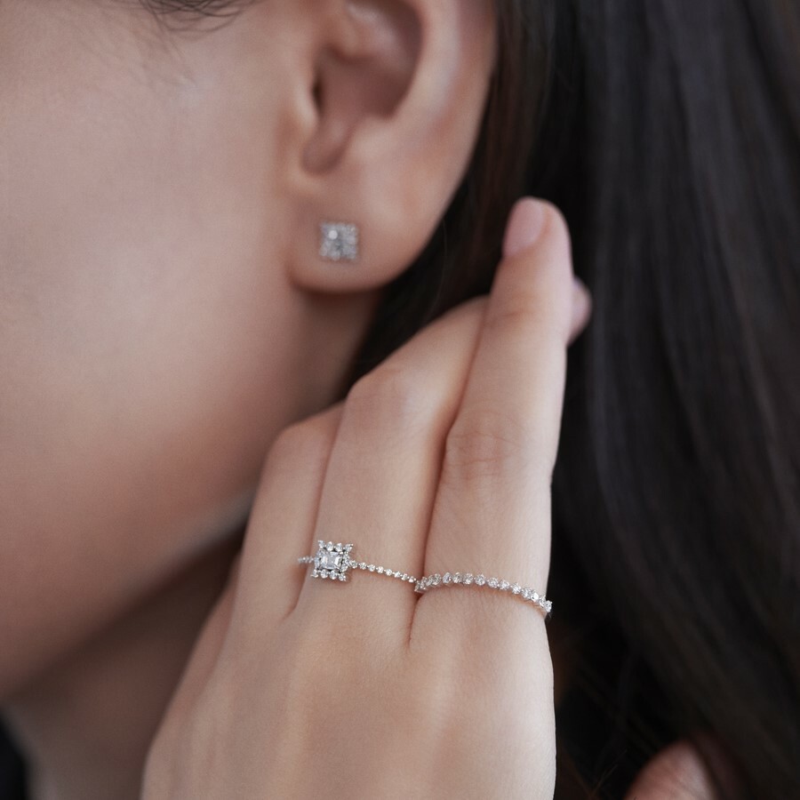 18K金可曡戴幼身鑽石戒指