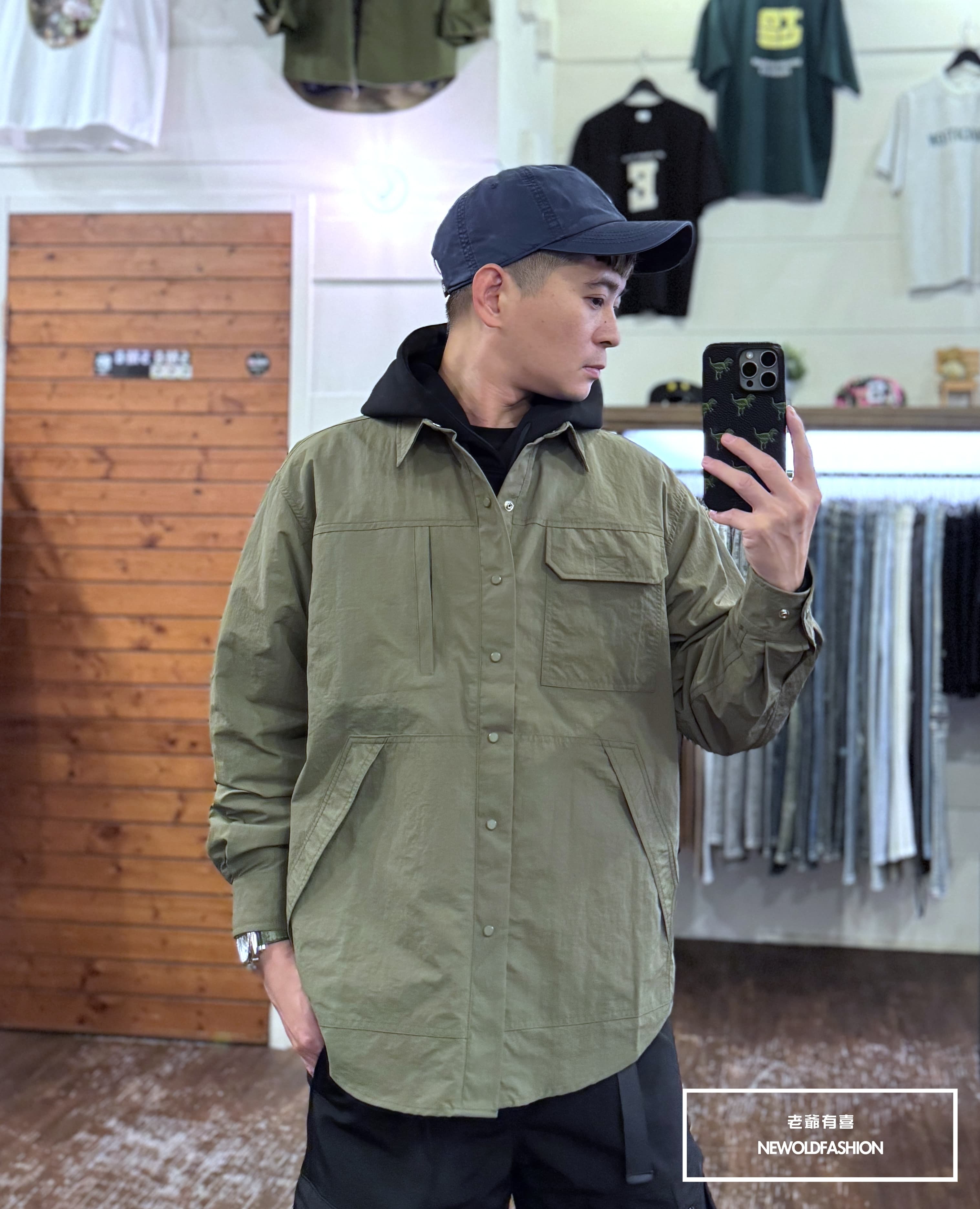 『新品上市』重磅不對稱口袋釘釦外套-軍綠(NOF24090101)