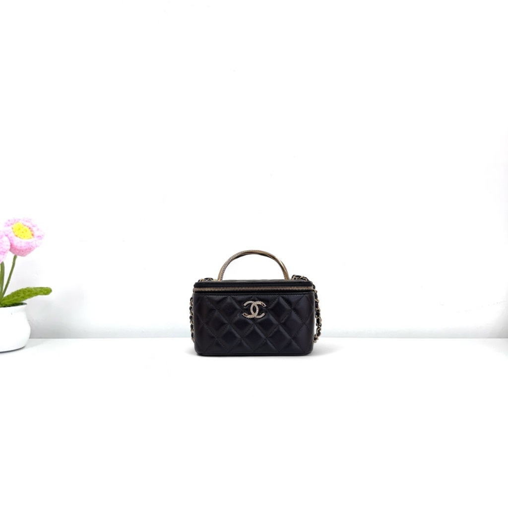 Chanel Vanity With Handle - Black / Ghw