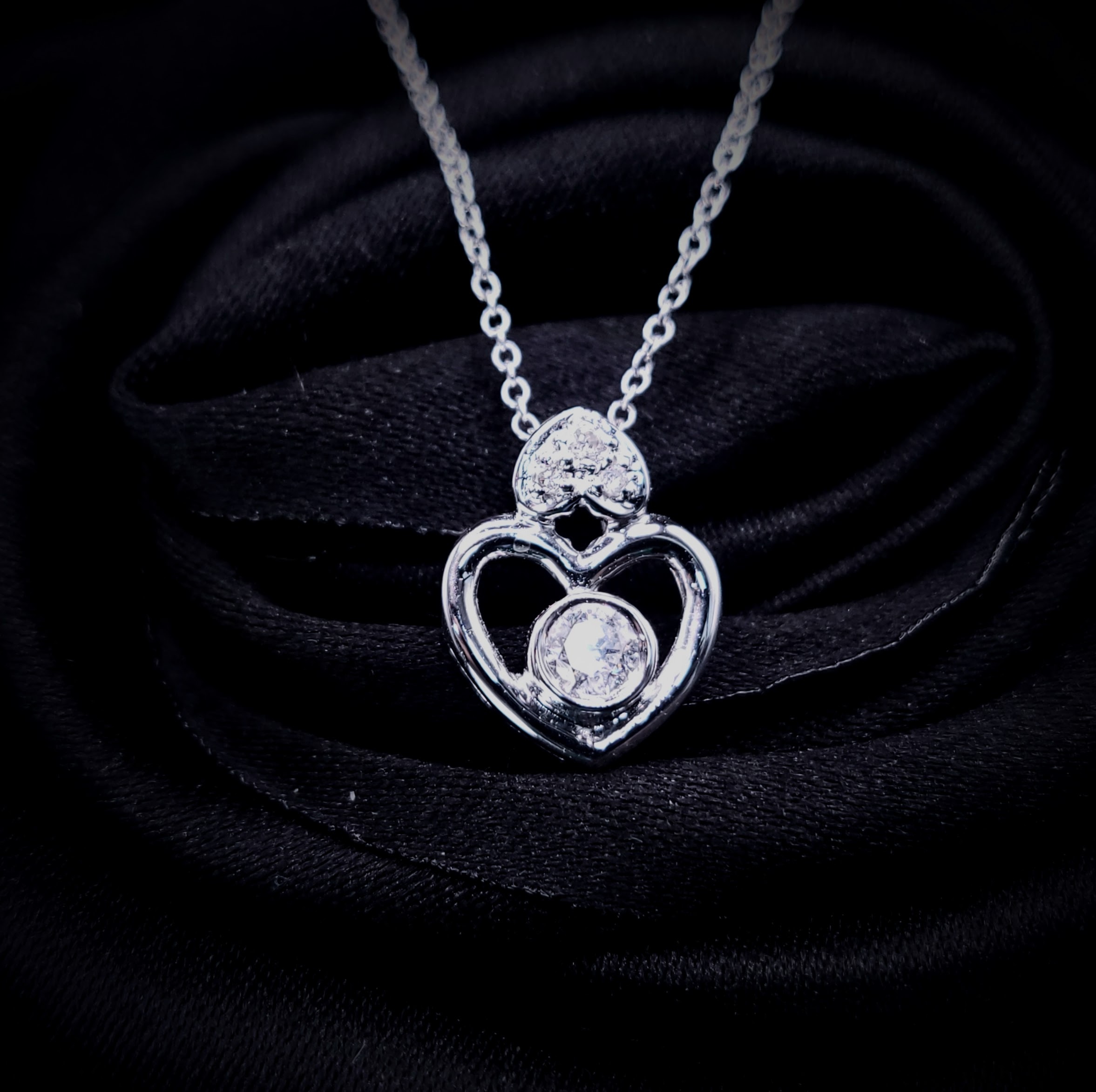 18K White Gold 0.16ct Diamond Pendant