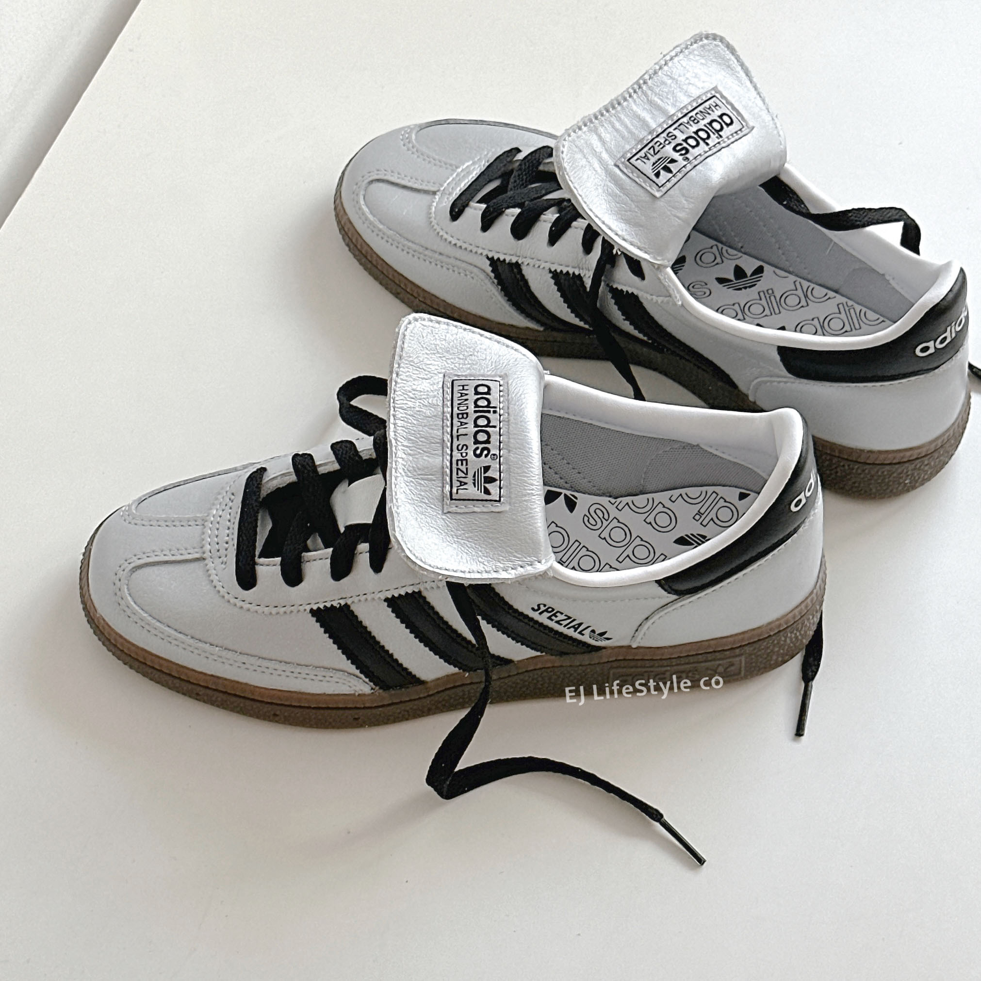 ADIDAS HANDBALL SPEZIAL 金屬銀黑 霧銀 銀灰 翻蓋鞋舌 焦糖底 男女鞋  JS0599 / 現貨