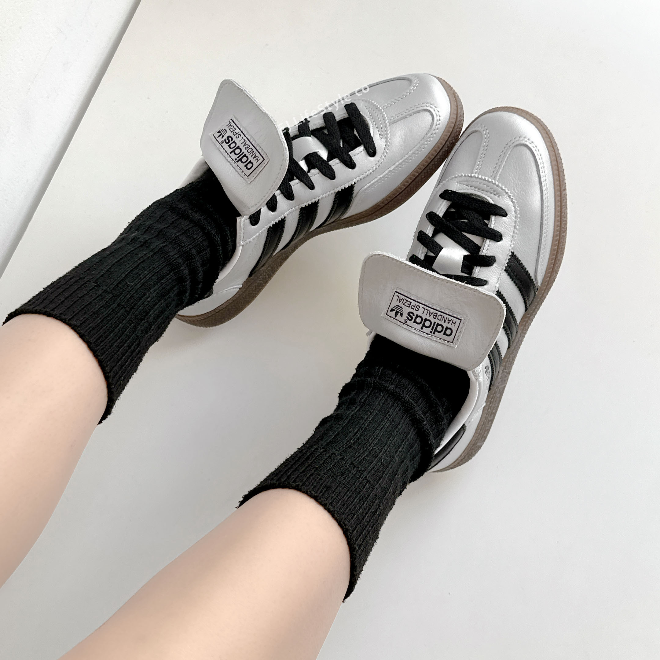 ADIDAS HANDBALL SPEZIAL 金屬銀黑 霧銀 銀灰 翻蓋鞋舌 焦糖底 男女鞋  JS0599 / 現貨