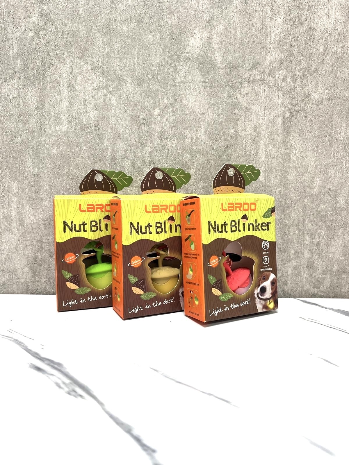 Laroo 榛子型狀LED發光扣 (棕色/綠色/粉色)