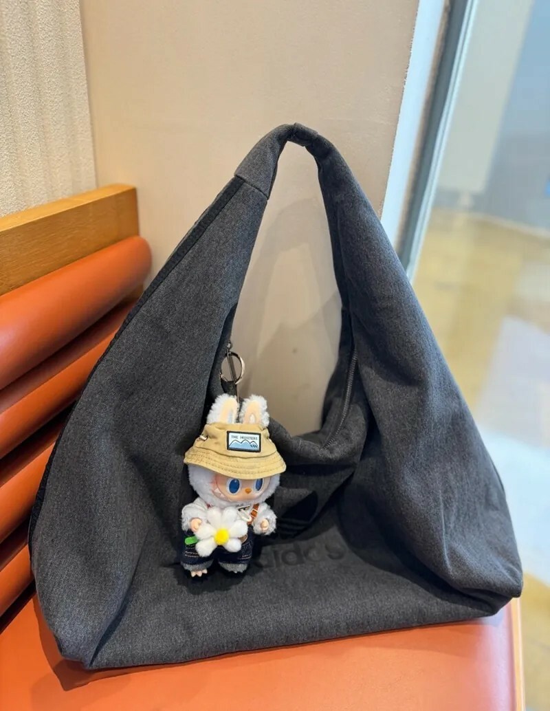 KTQ STORE ‧ POP MART 泡泡瑪特 THE MONSTERS LABUBU 春天野在家 吊飾 掛飾 搪膠臉公仔 Lisa 同款