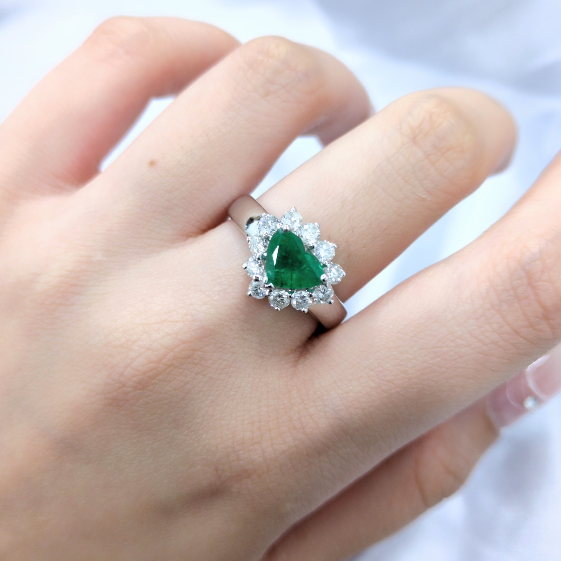 18K White Gold 1.05ct Emerald and Diamond Ring