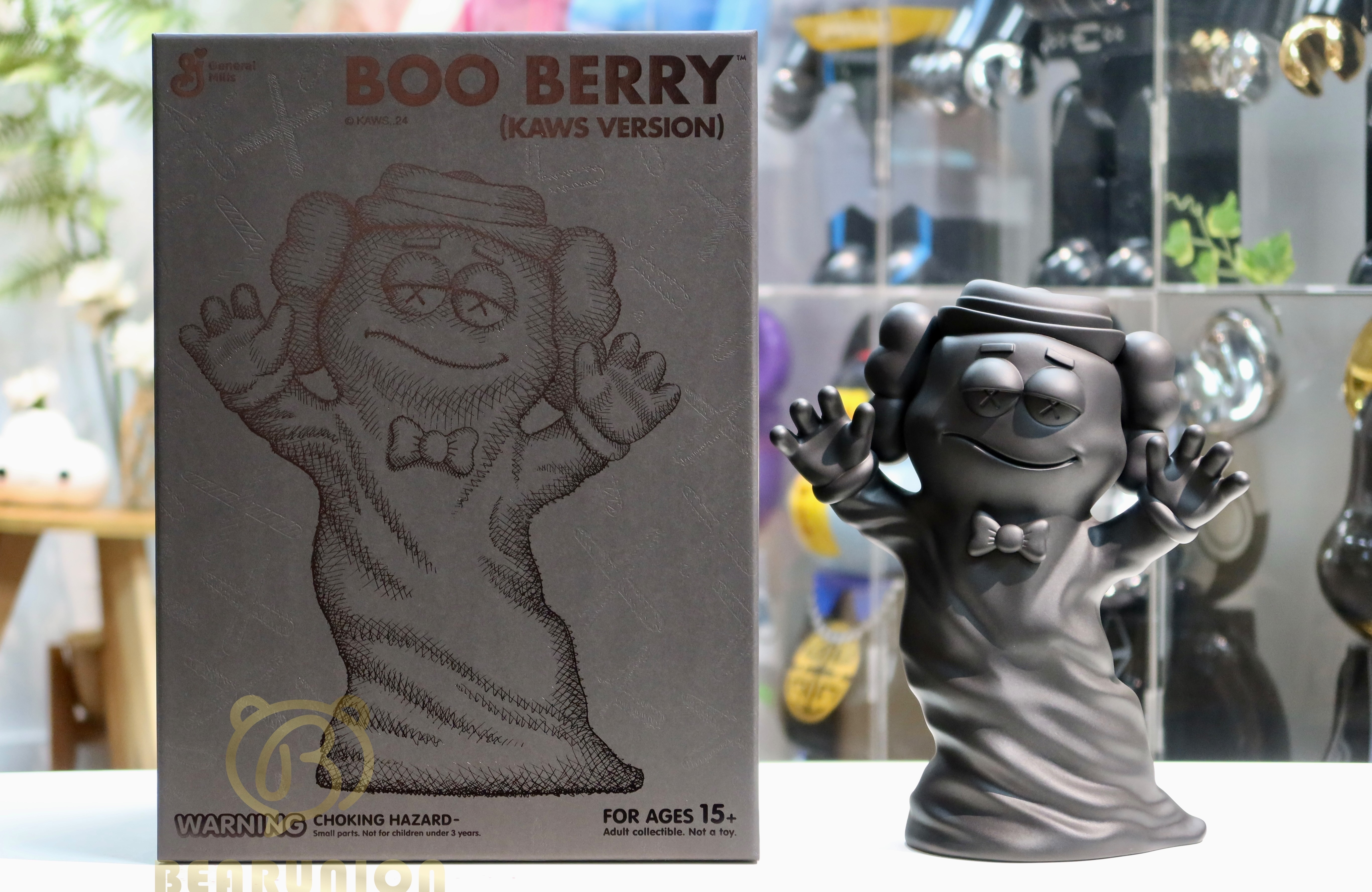🎏預訂🎏KAWS BOO BERRY BLACK