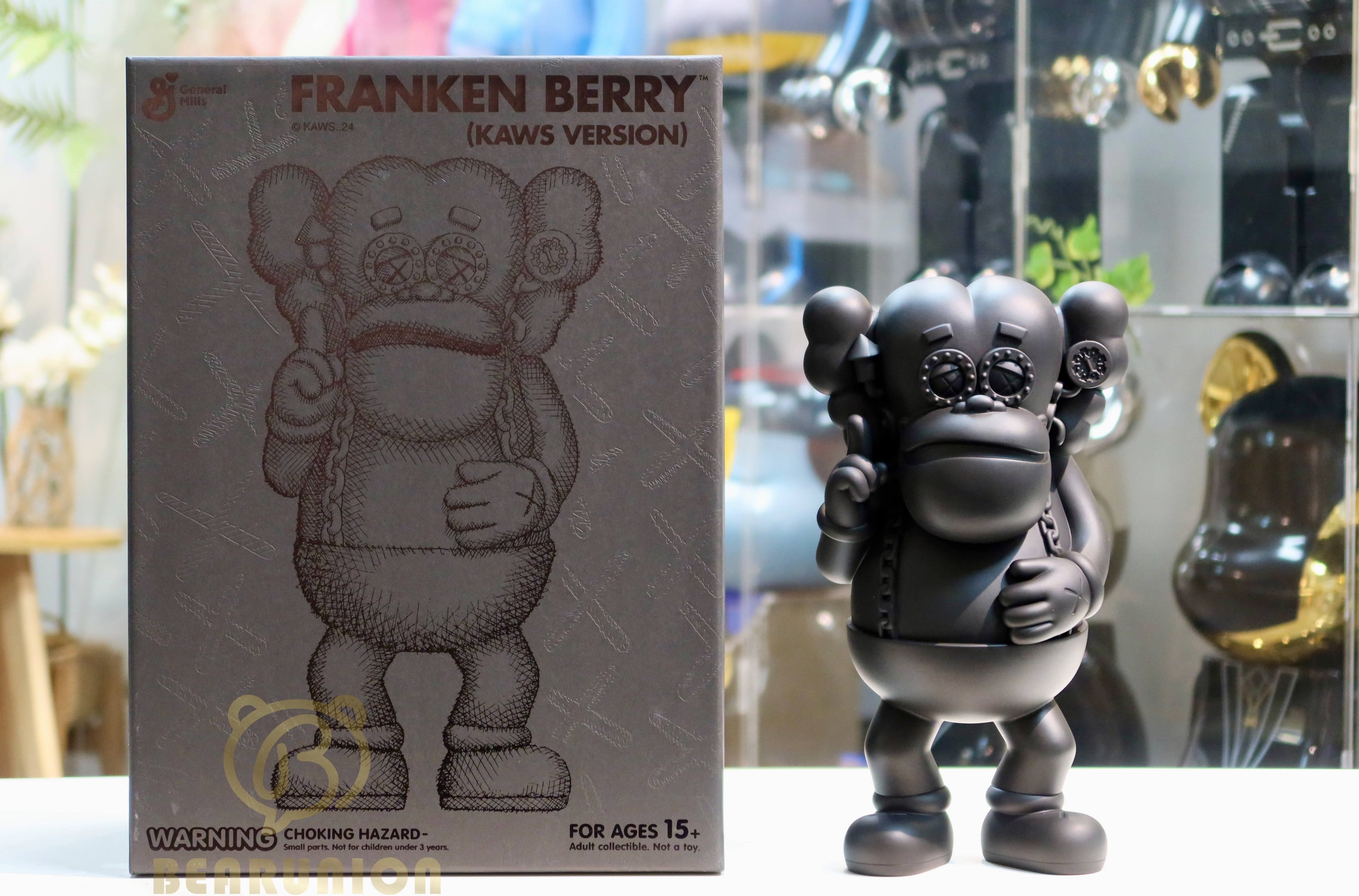 🎏預訂🎏KAWS FRANKEN BERRY BLACK