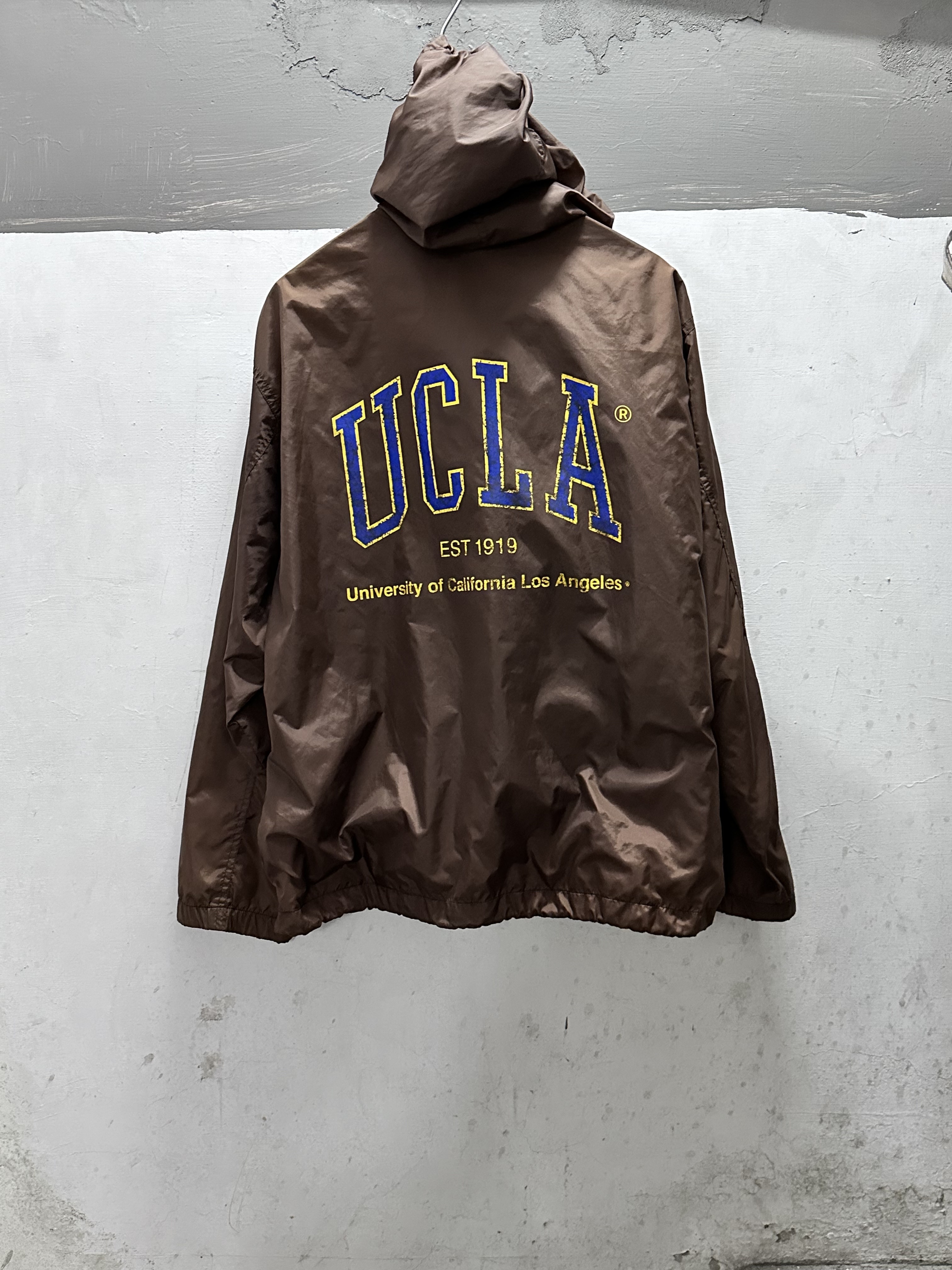 90~00’s UCLA Nylon Coach Jacket (W/Hood)