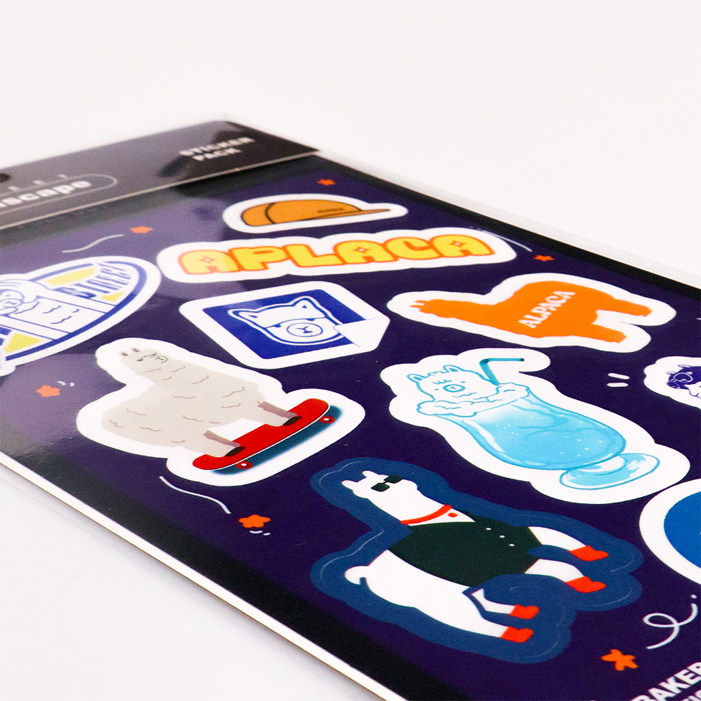 Dreamscape 羊駝夢境黑底貼紙