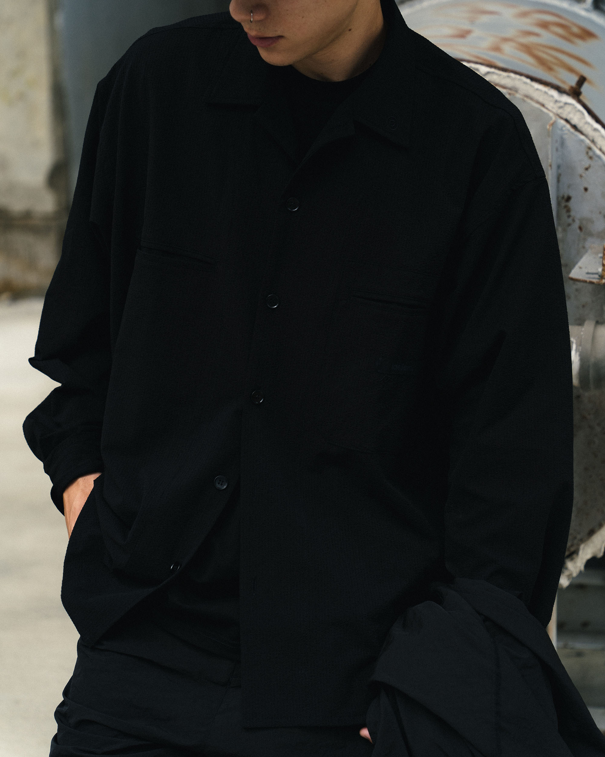 Idealism Black Type Shirt