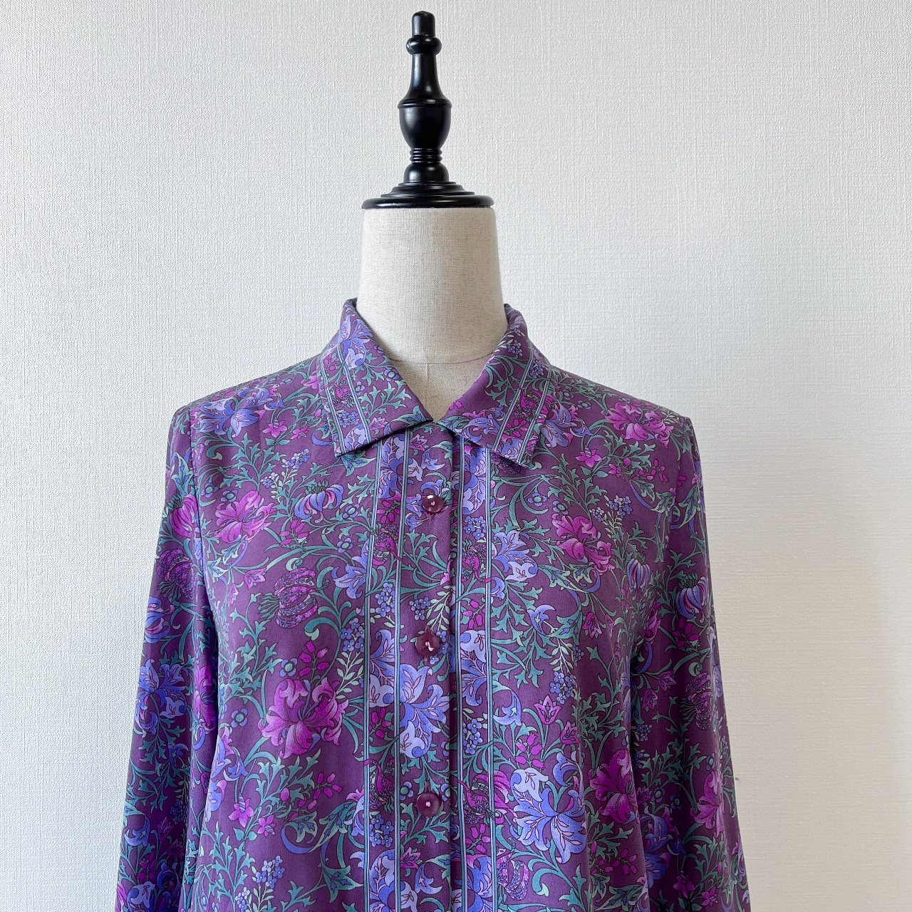 日本製V&A紫色印花圖案古著上衣