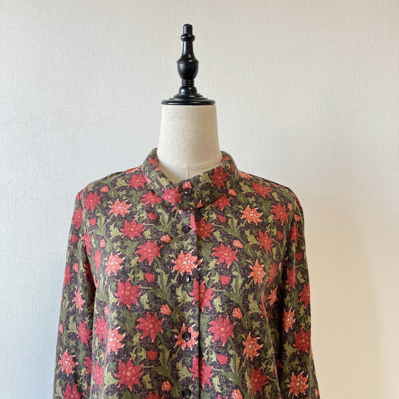 日本製V&A印花圖案羊毛古著上衣