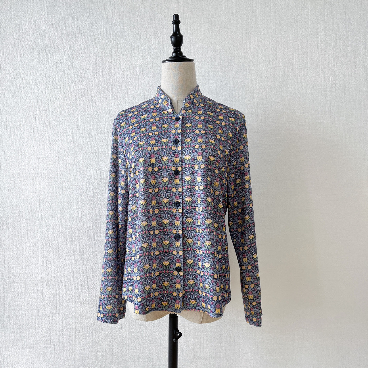 日本製V&A天藍色印花圖案古著上衣