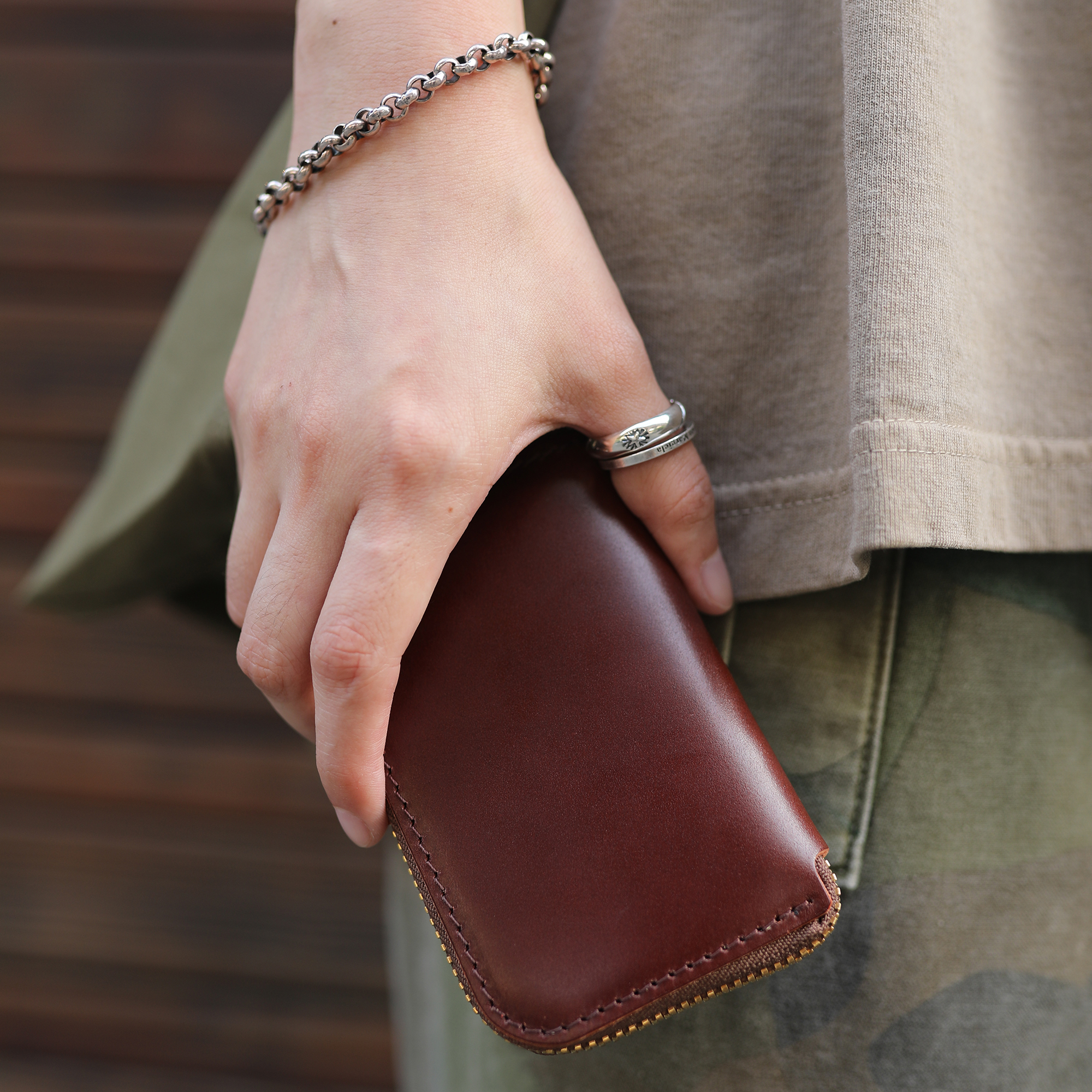 Barns Outfitters - Cordovan Round Zip Mini Wallet Choco