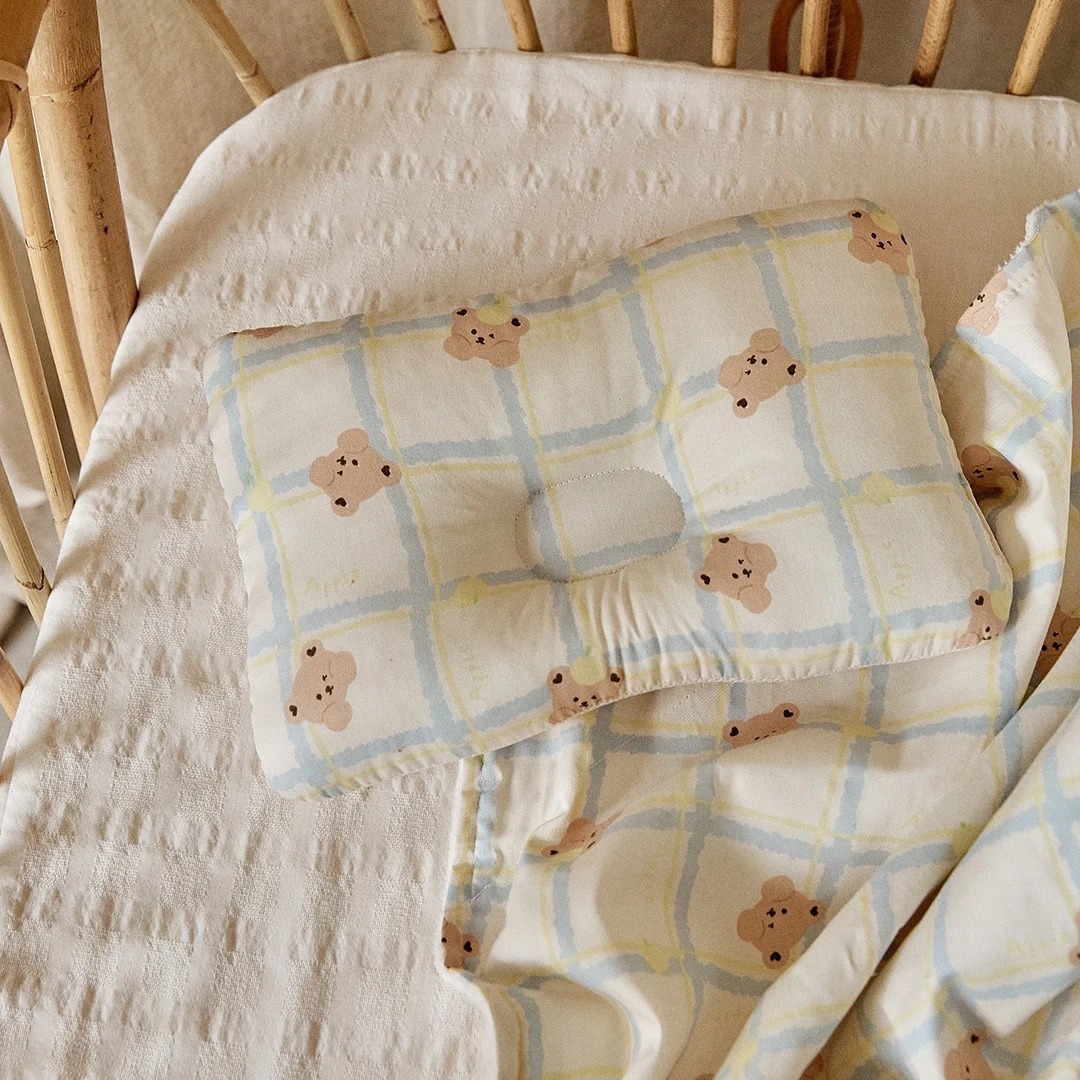 (海外特別限定版) 酸酸甜甜水果格紋系列-氣孔雙面方形枕