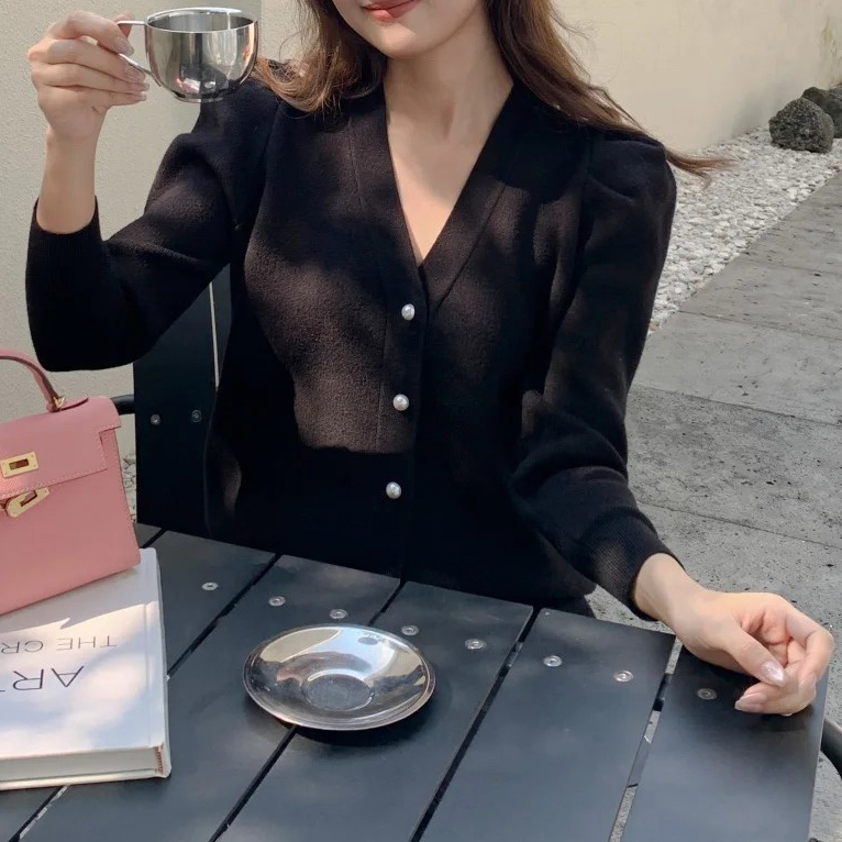 立體澎澎公主袖珍珠排釦V領上衣外套 / 2色 (Elegant & Love)
