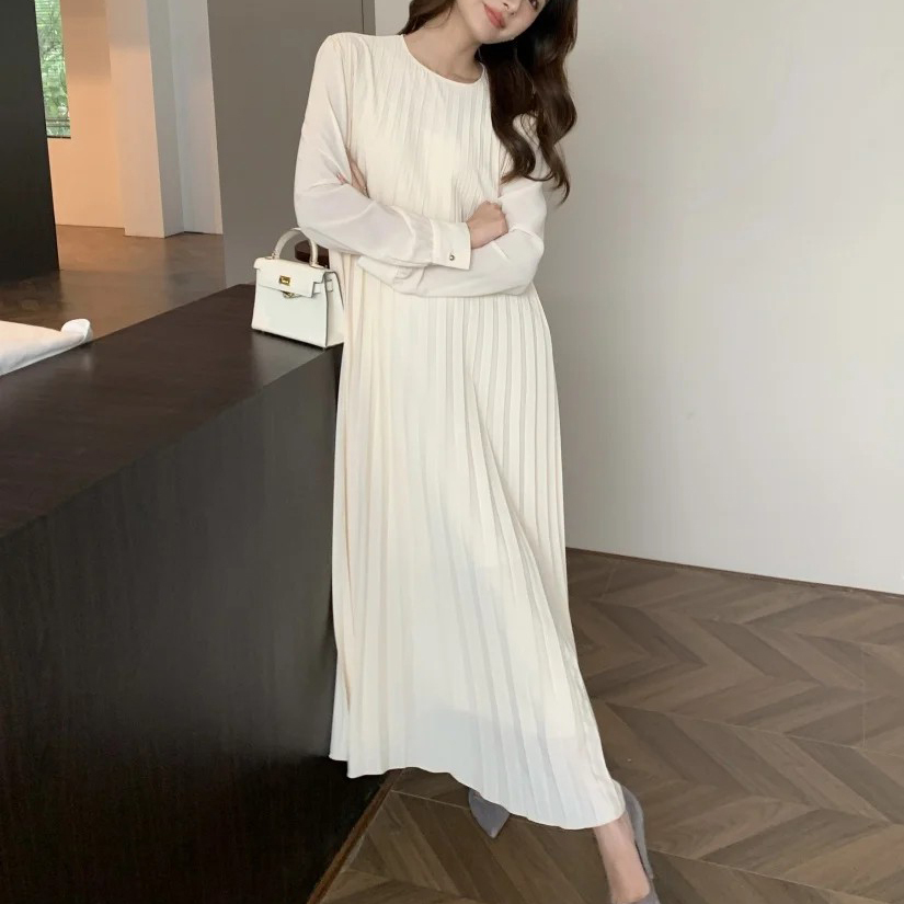 雲朵白優雅百褶裙拼接造型長洋裝S-M (Elegant & Love)