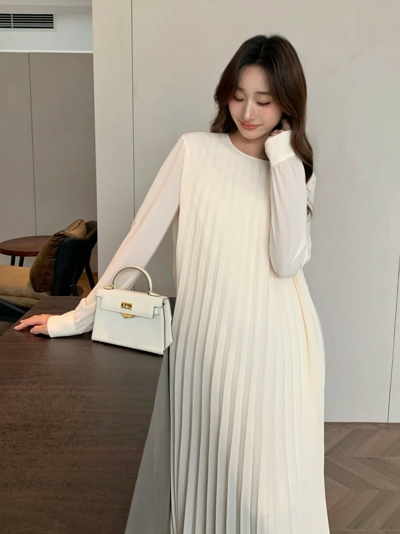 雲朵白優雅百褶裙拼接造型長洋裝S-M (Elegant & Love)