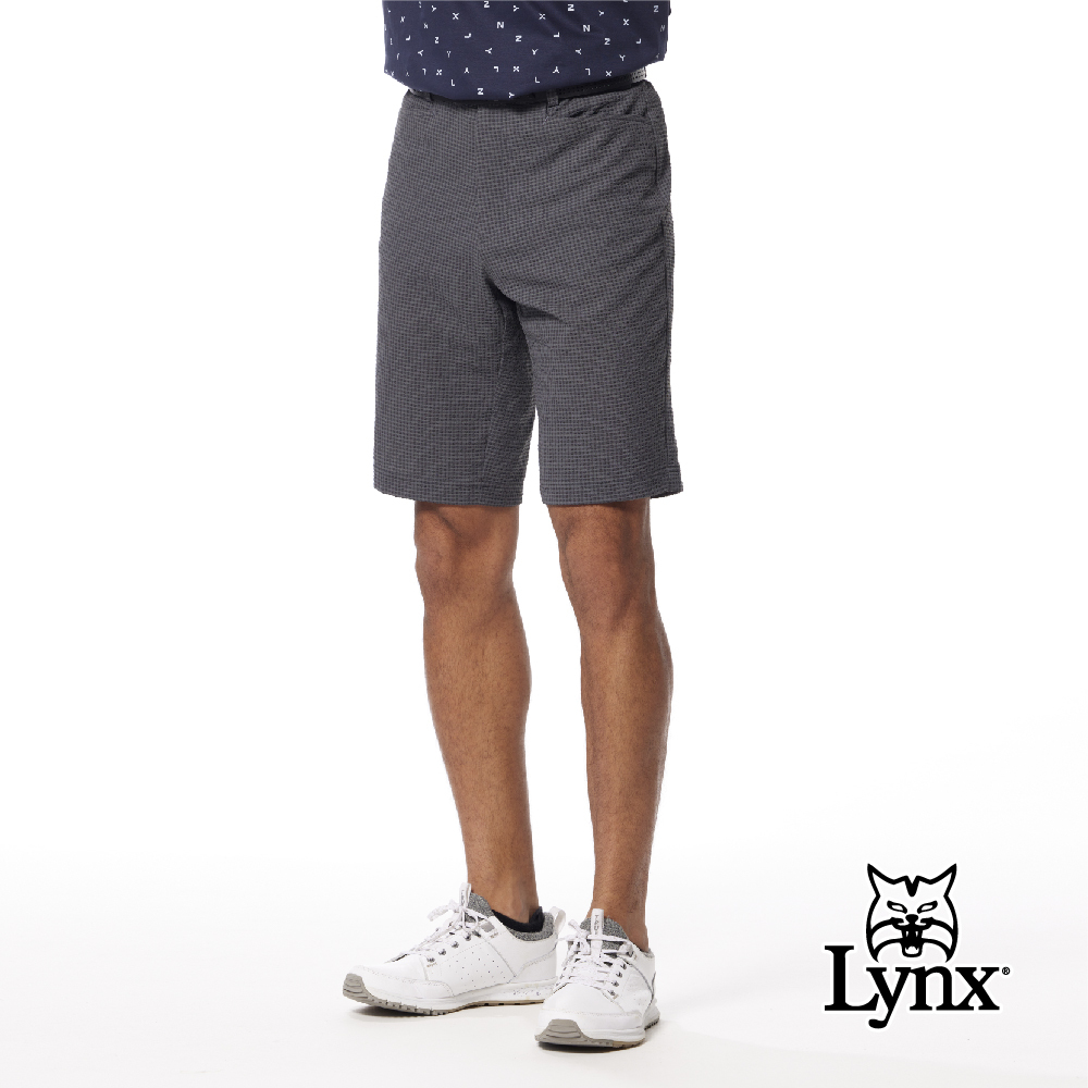 【Lynx Golf】日本面料泡泡布透氣經典格紋後袋繡花平口休閒短褲