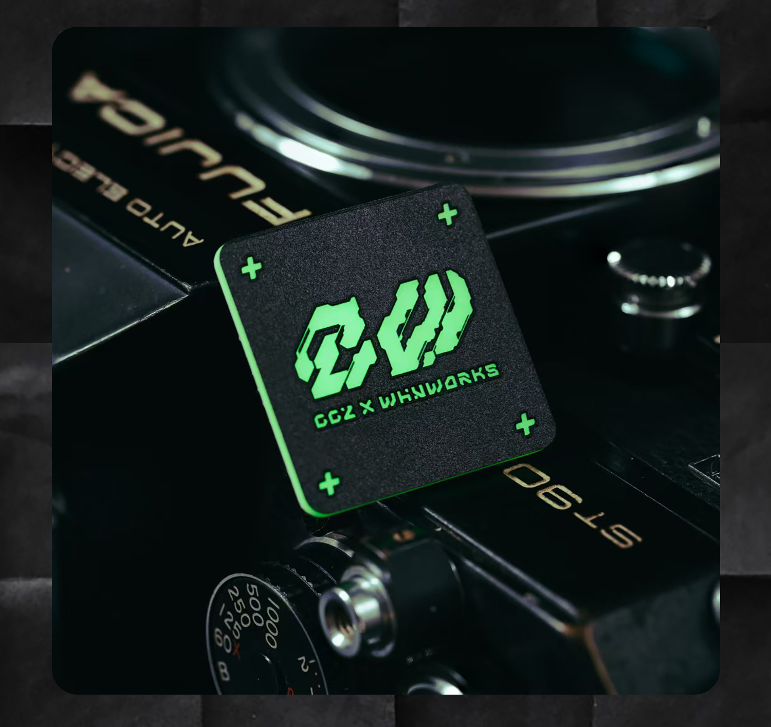 WHYWORKS X GGZ 搞章×蛙耳聯名夜光士氣章