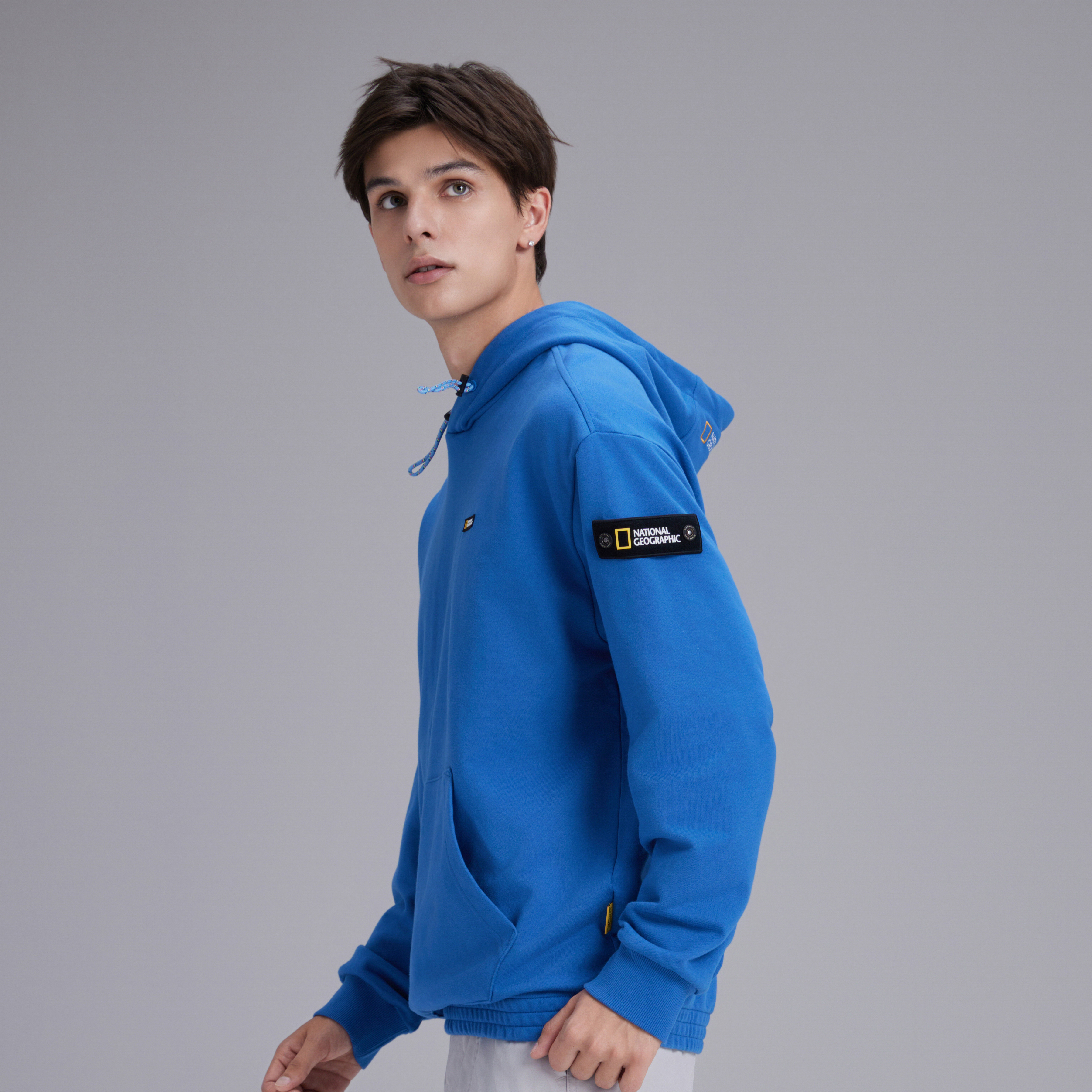 [ナショナルジオグラフィック] SEMI-OVER FIT POCKET HOODIE ☆ Kangaroo Pocket Semi Overfit Hoodie - BLUE