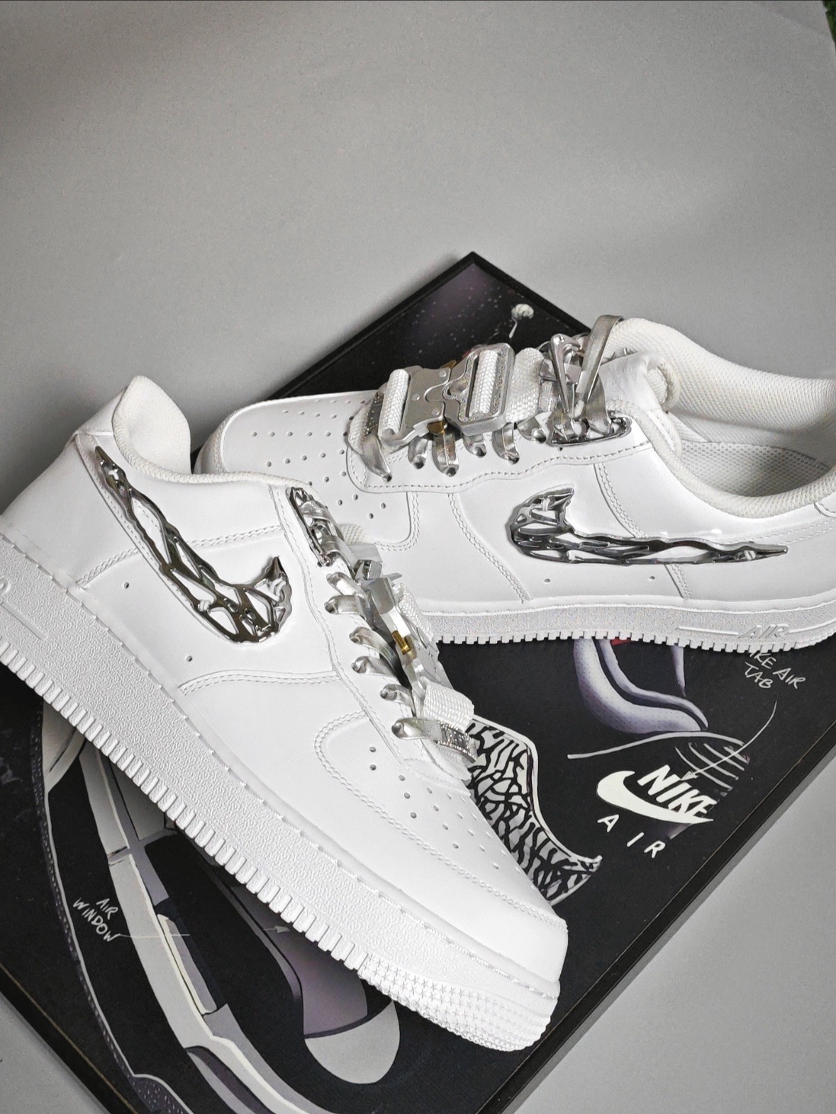 <部分現貨+預購> 【訂製鞋款】NIKE AIR FORCE 1 AF1 金屬液態銀 騎士縫線 銀扣 CW2288111
