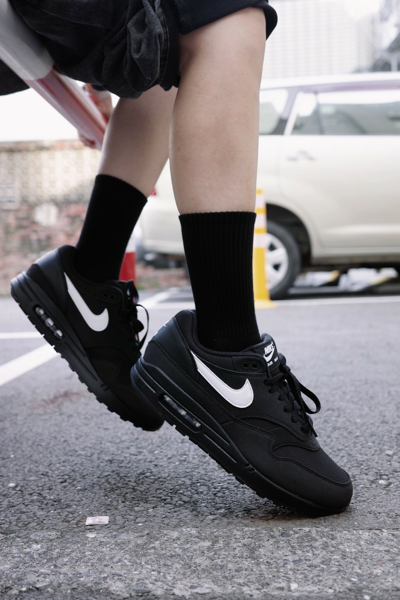 Nike Air Max 1 黑底白勾 fz0628-010