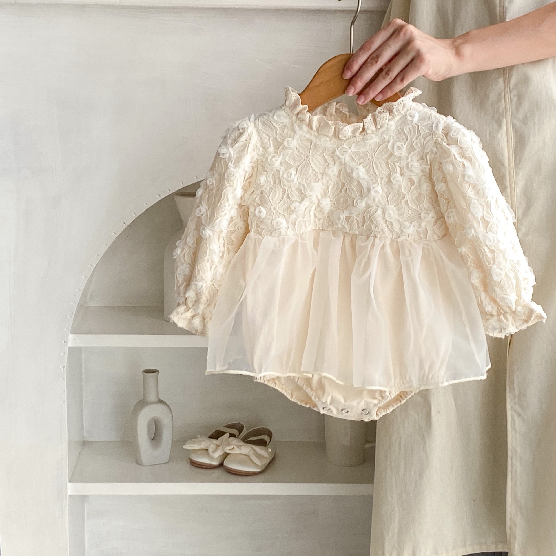 米色Elegant Baby蕾絲包屁紗裙