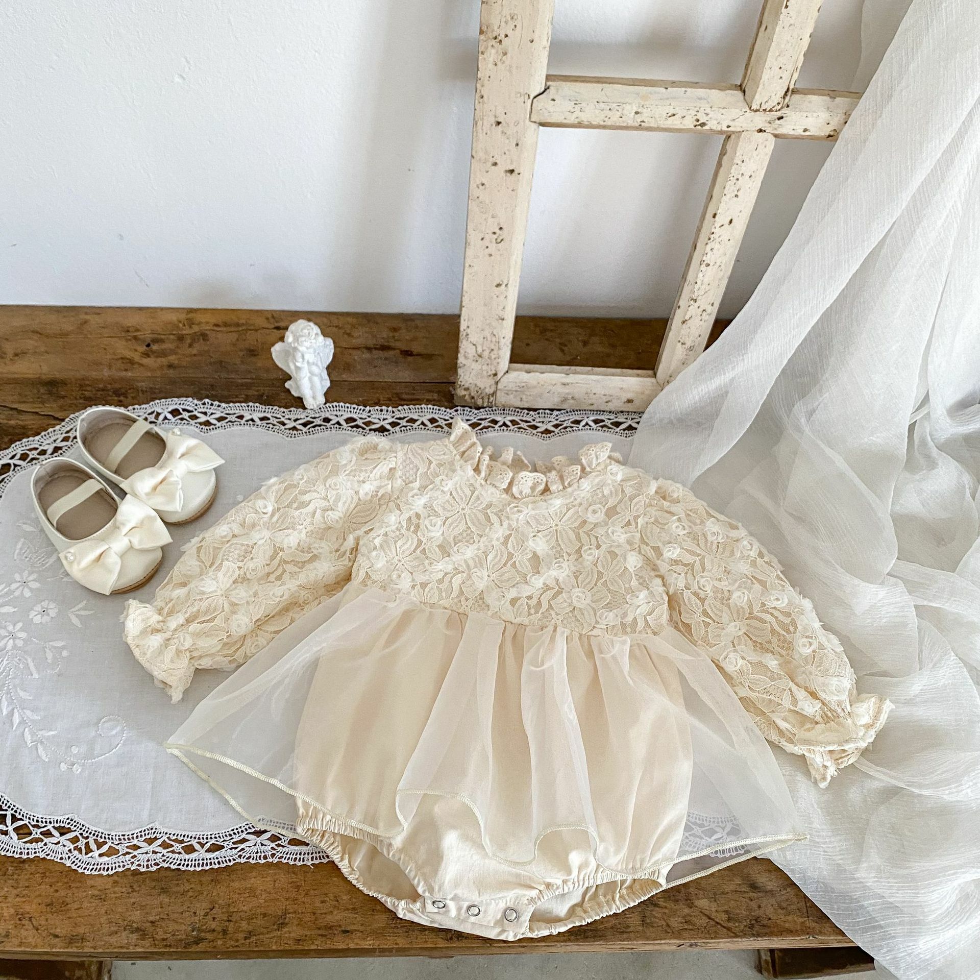 米色Elegant Baby蕾絲包屁紗裙