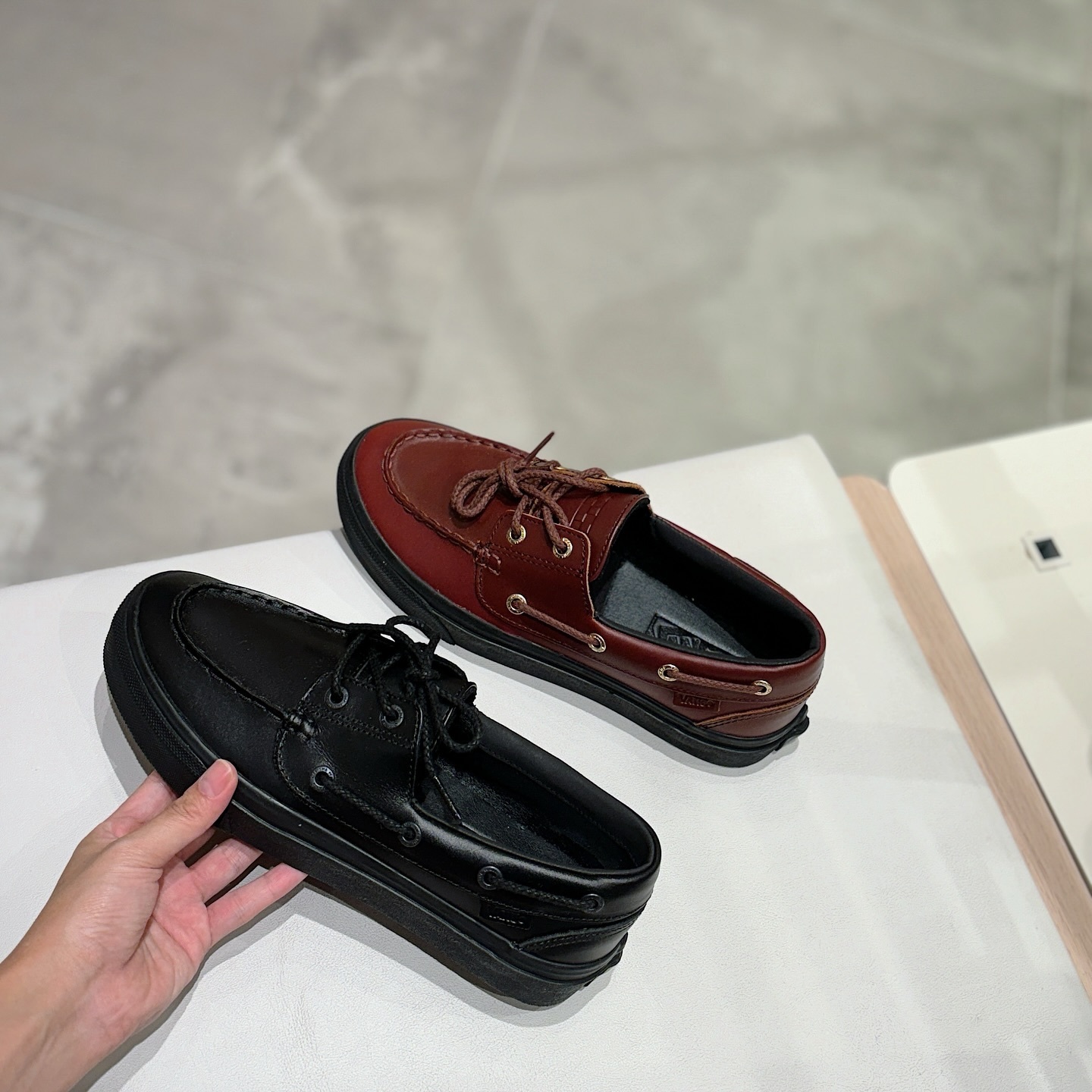 Vans 2 Eyele 日本限定 勃根地酒紅 黑色 皮革 帆船鞋 V176CF