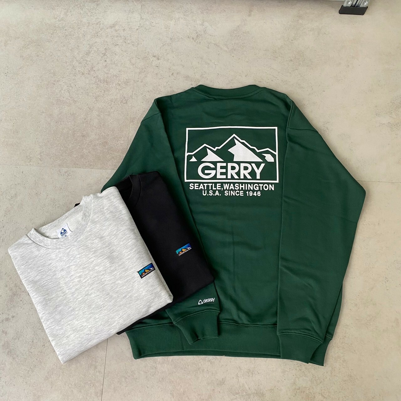 Gerry 山圖騰設計大學Tee GE25AW23