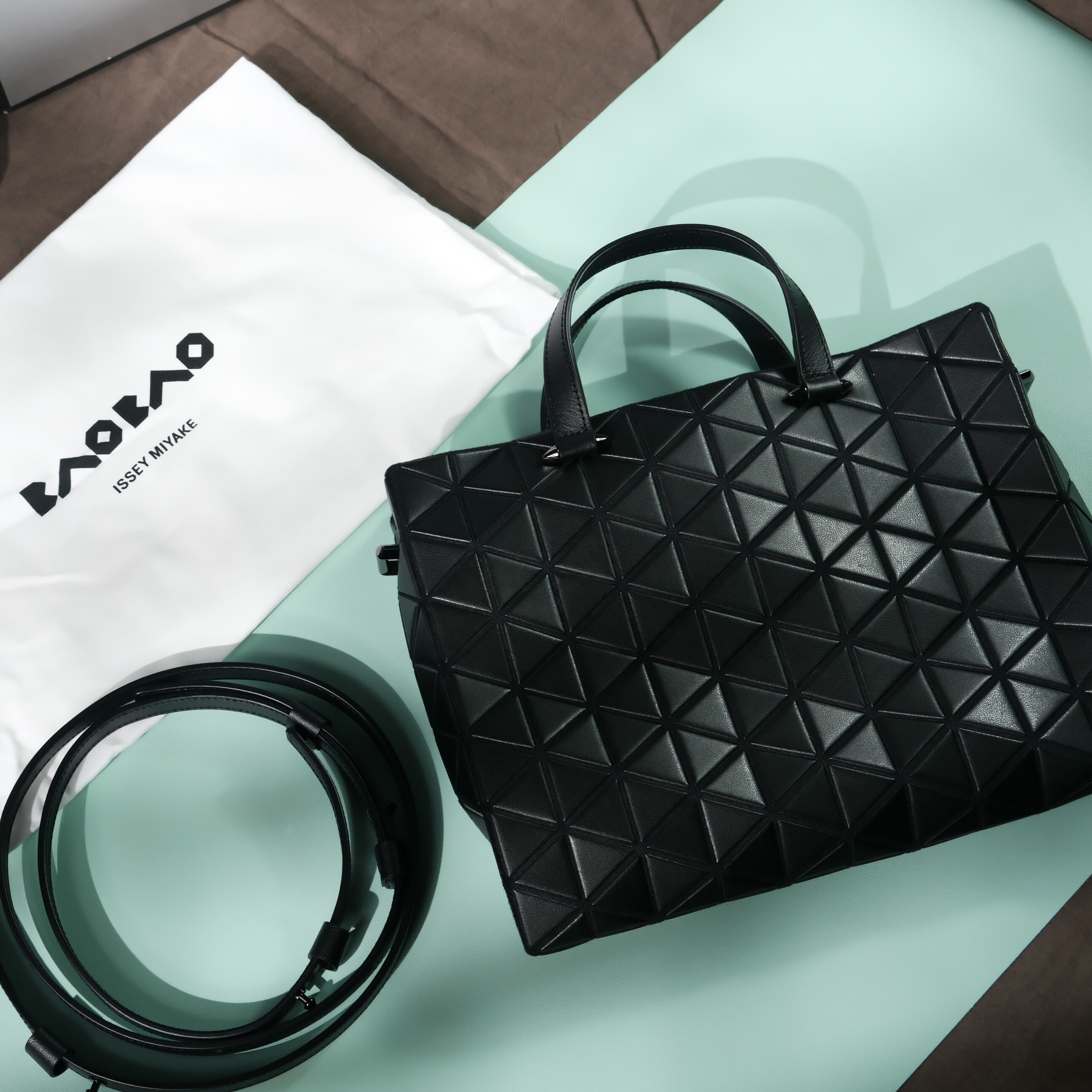 2024AW BAO BAO ISSEY MIYAKE TONNEAU MATTE 側背包手提小公事包側