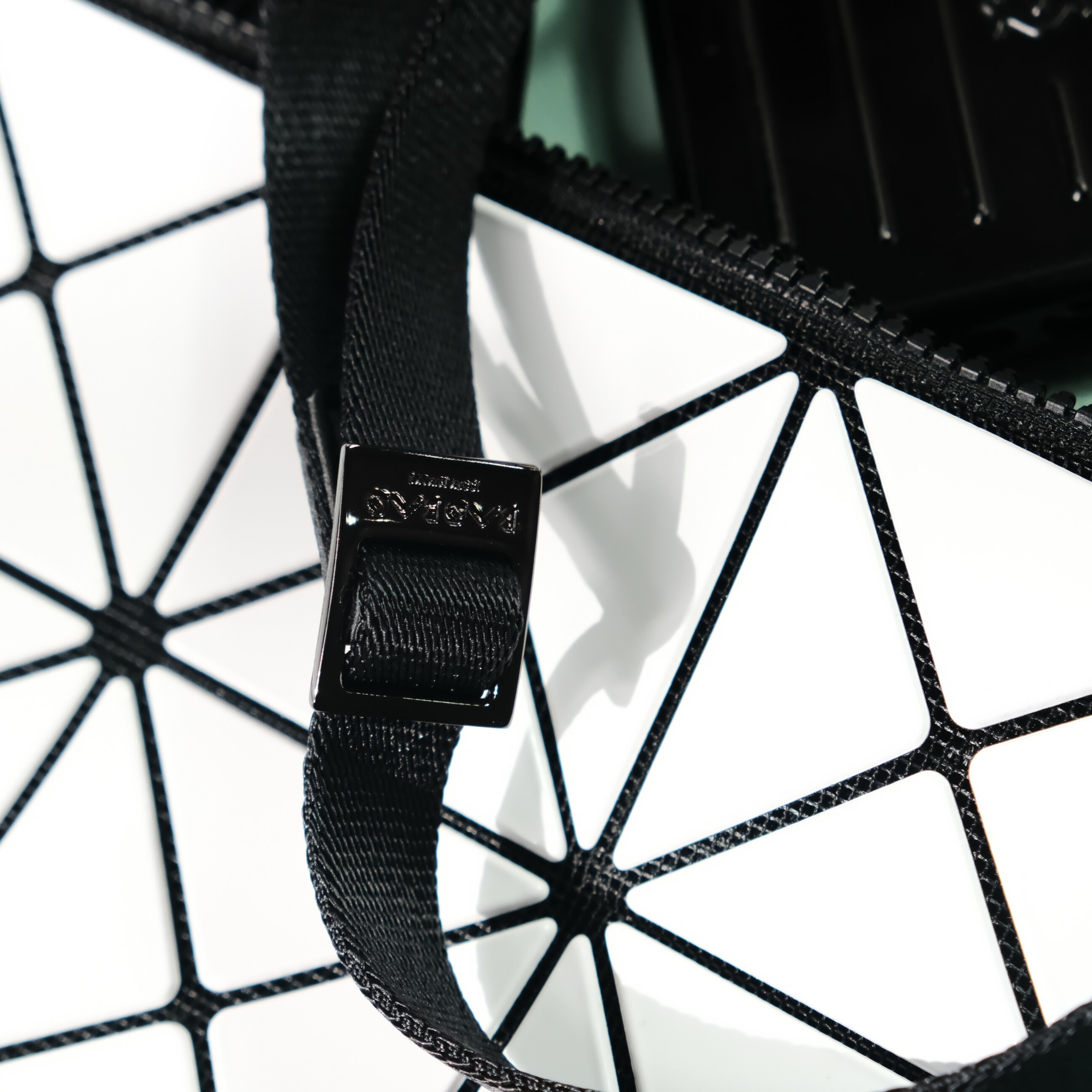 2024AW BAO BAO ISSEY MIYAKE 三宅一生 LUCENT 側背包 單車包 側背 小包 現貨