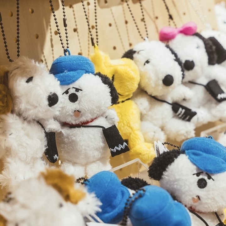 現貨┃日本史努比博物館限定 SNOOPY 歐拉夫 安迪 貝兒 糊塗塔克 背書包吊飾