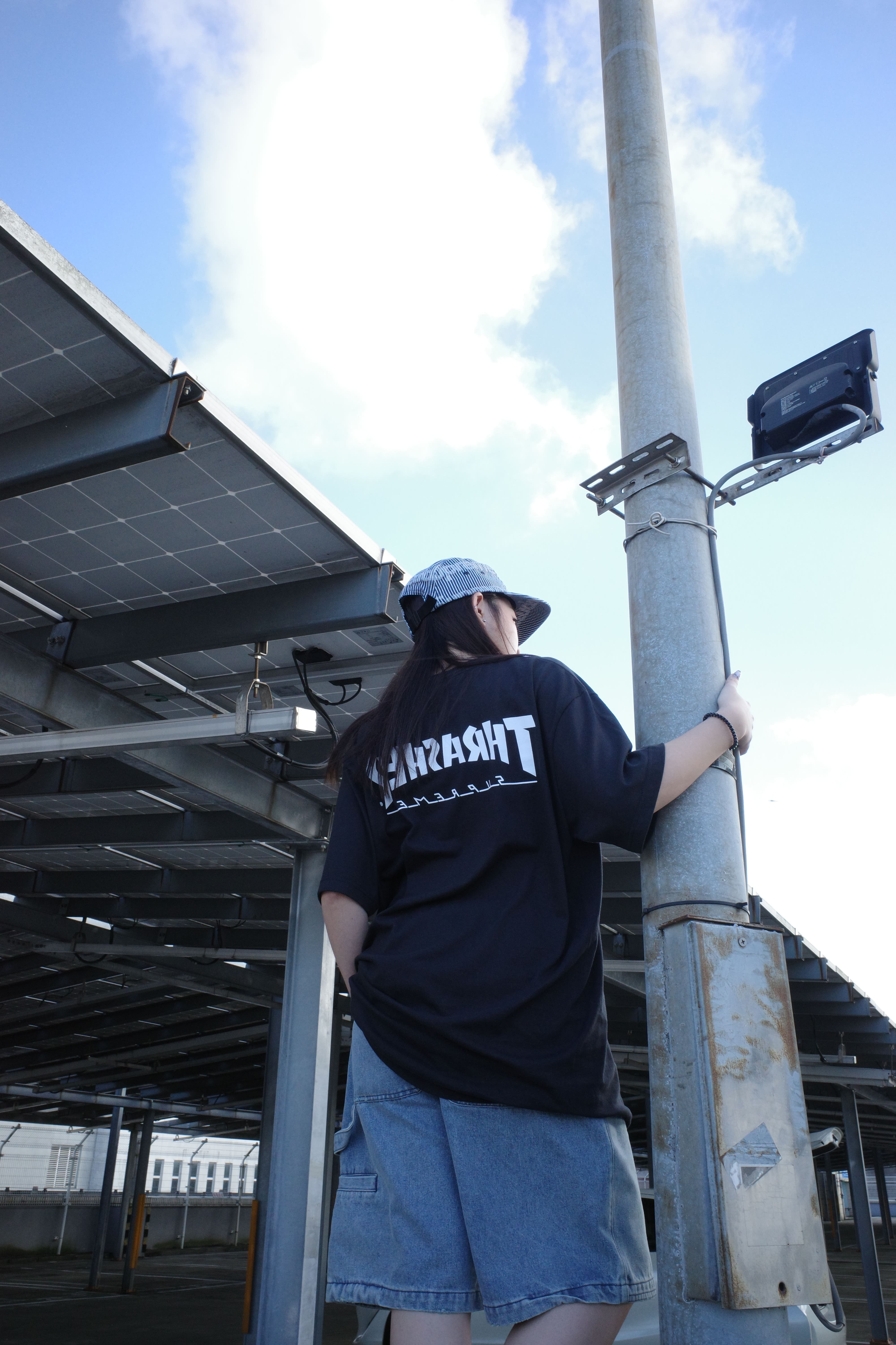 Supreme THRASHER HAROLD Tee 黑色相片T 黑人牙膏