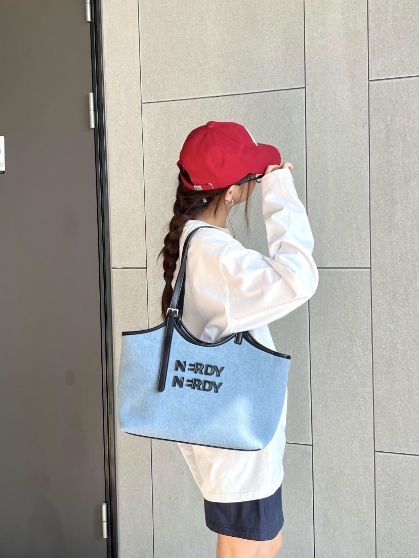 NERDY 牛仔系列字母包 藍黑