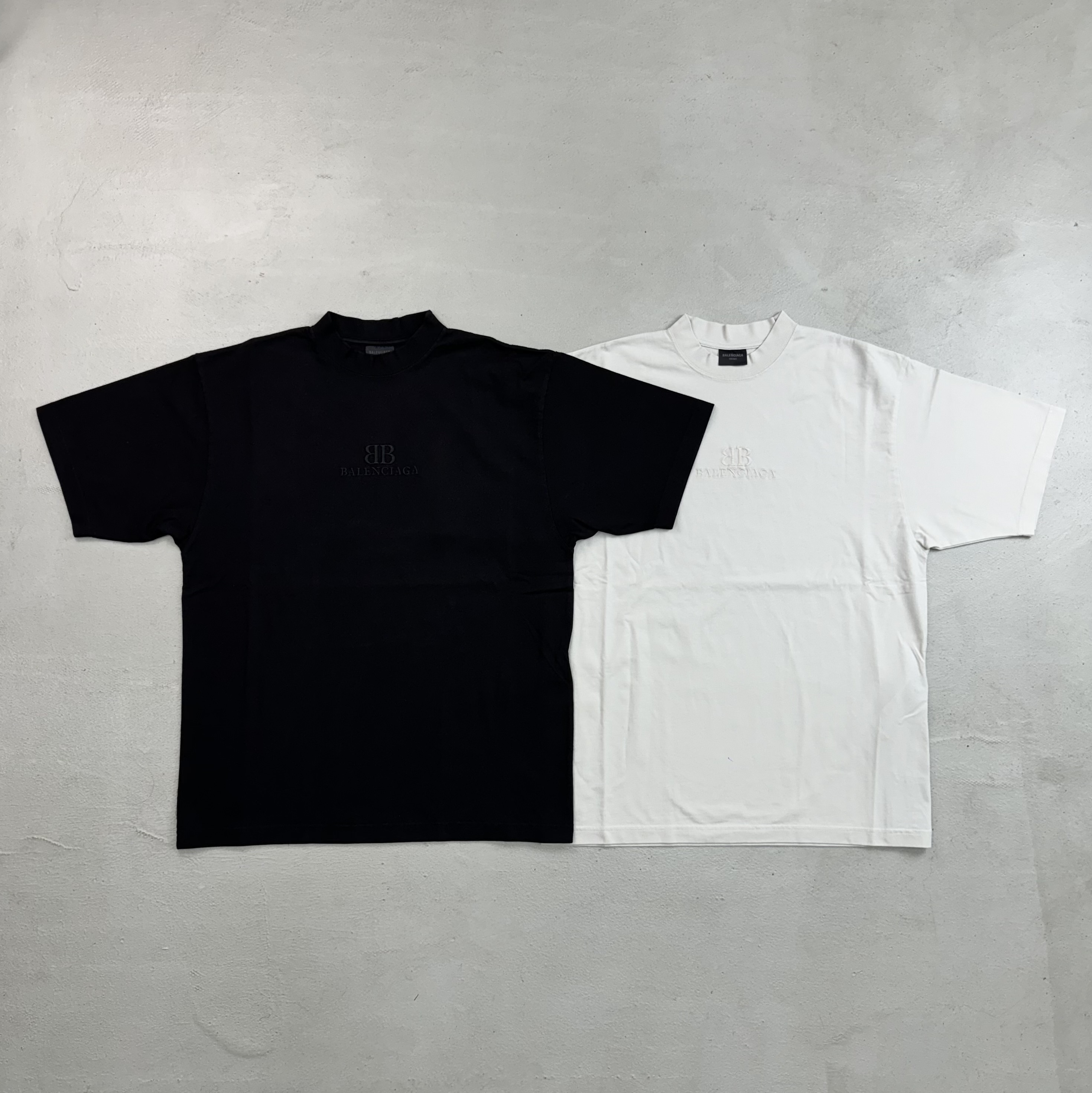 BALENCIAGA 經典雙B刺繡短袖 黑茶/奶油【764235TQVS82020】