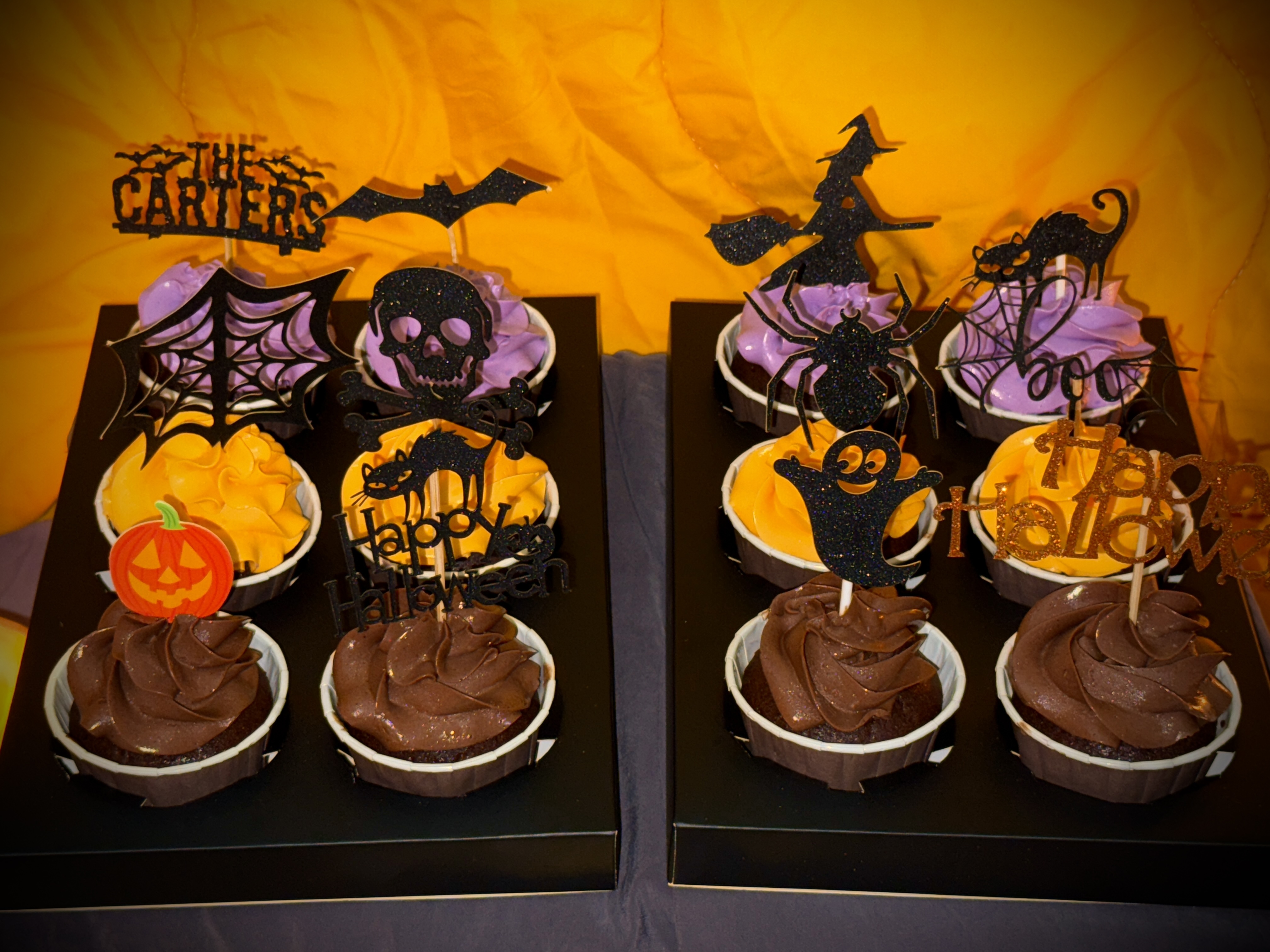 萬聖節插牌奶油霜杯子蛋糕