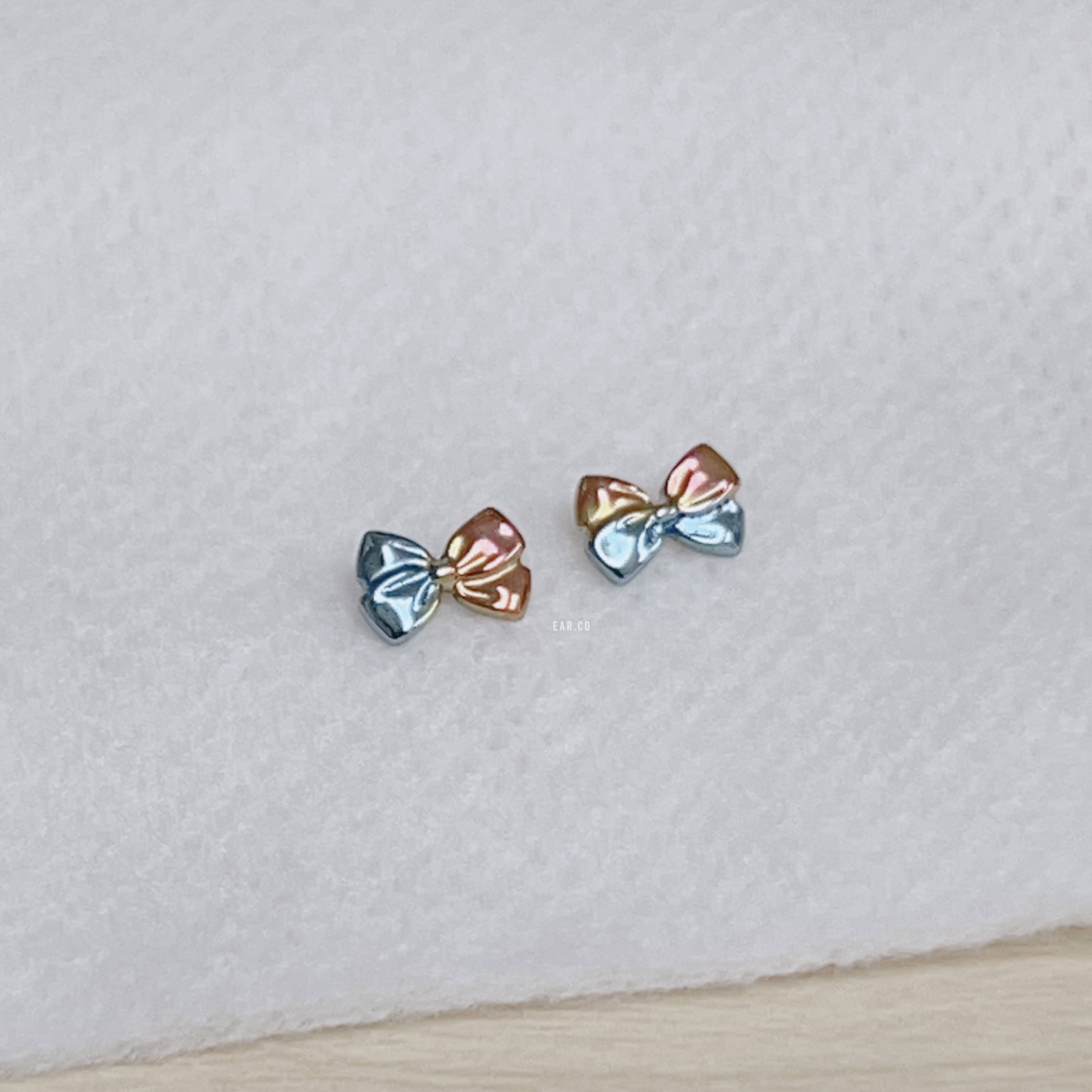 蝴蝶結平頭耳門/耳珠/耳骨釘 [G23 Titanium]