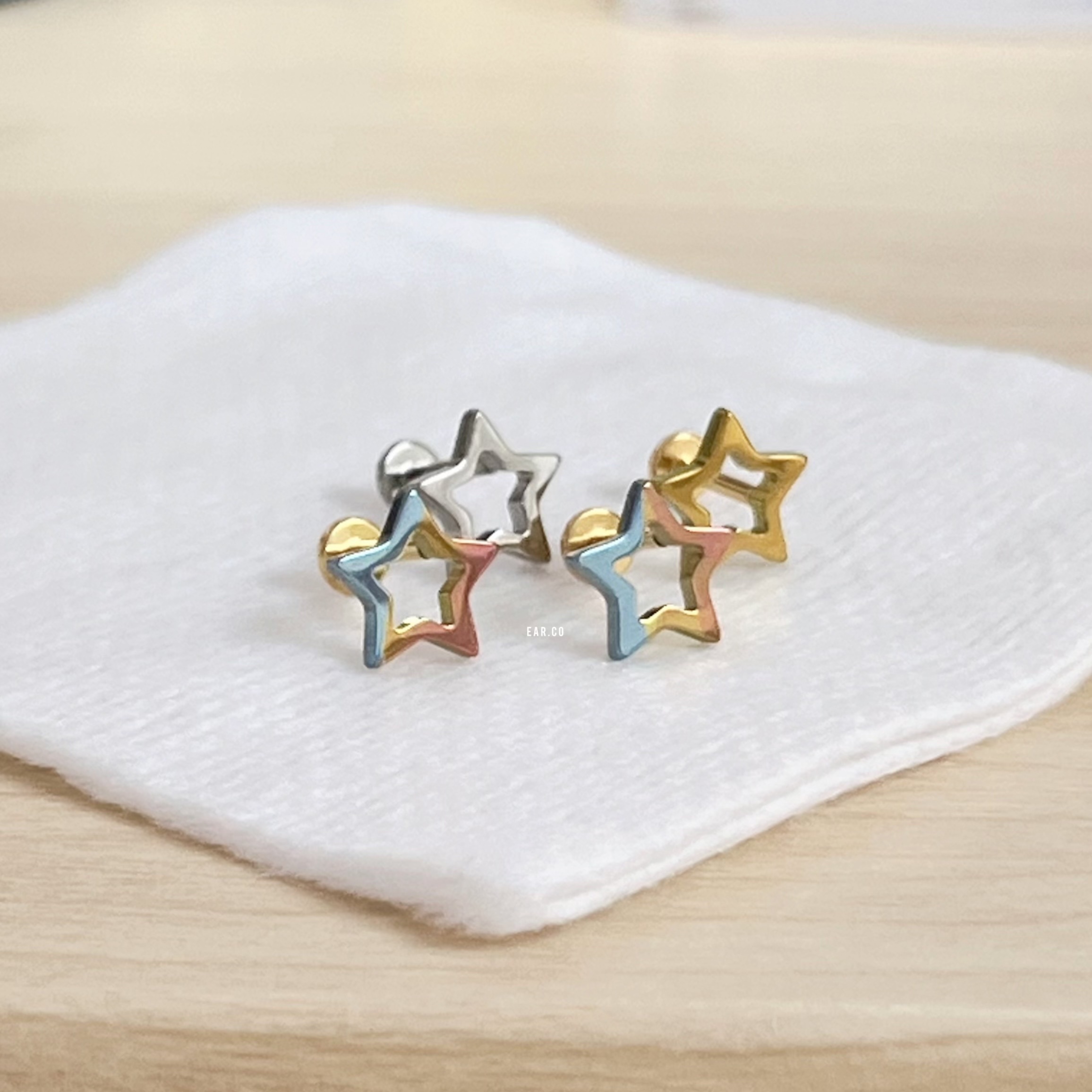 空心大星星平頭耳門/耳珠/耳骨釘 [G23 Titanium]